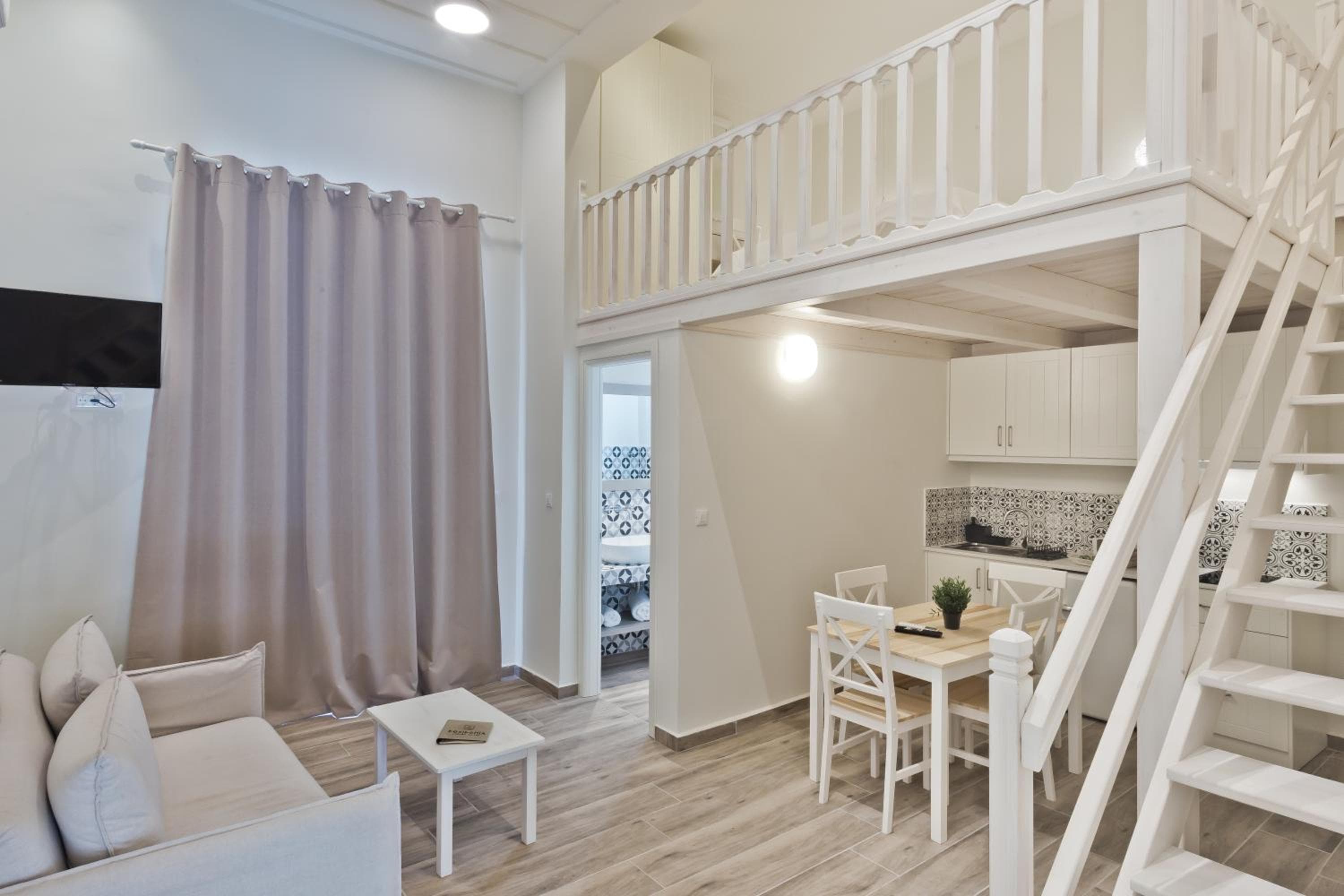 Posidonia Luxury Suites, Karpathos Town, photo 5