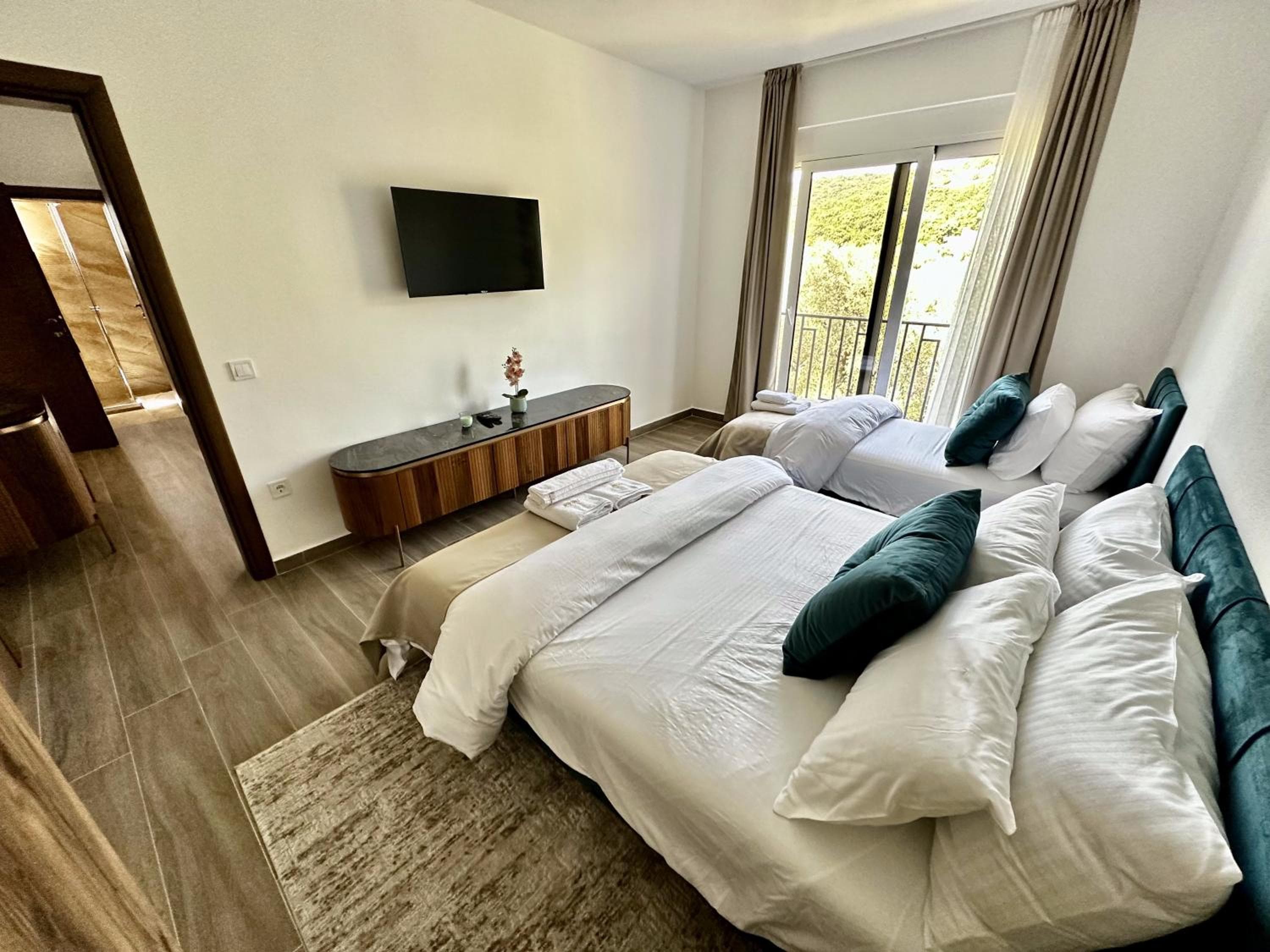 AKHDAR APARTMENTS free parking, pool & breakfast, Utjeha, photo 6