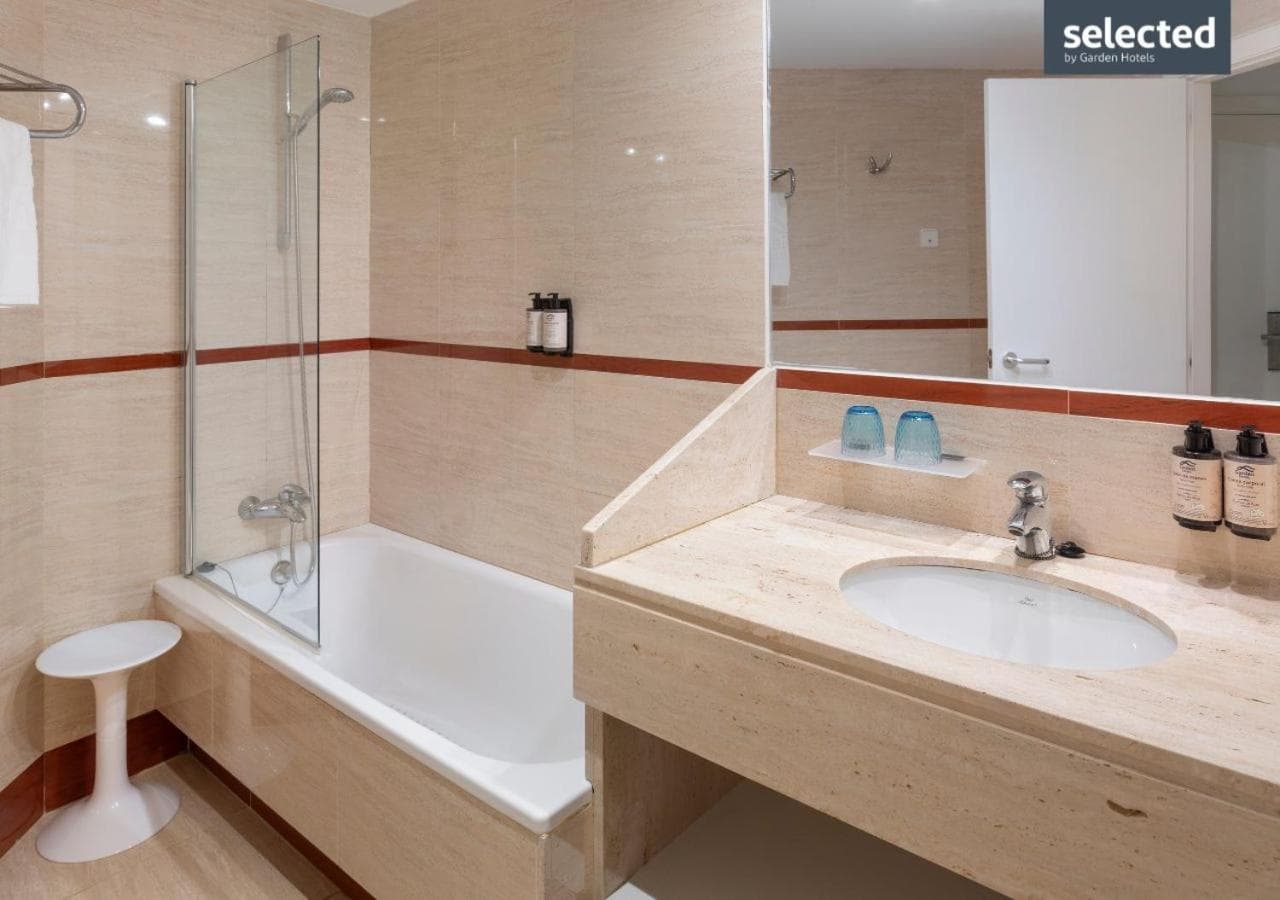 Aparthotel Tropic Garden, Santa Eularia des Riu