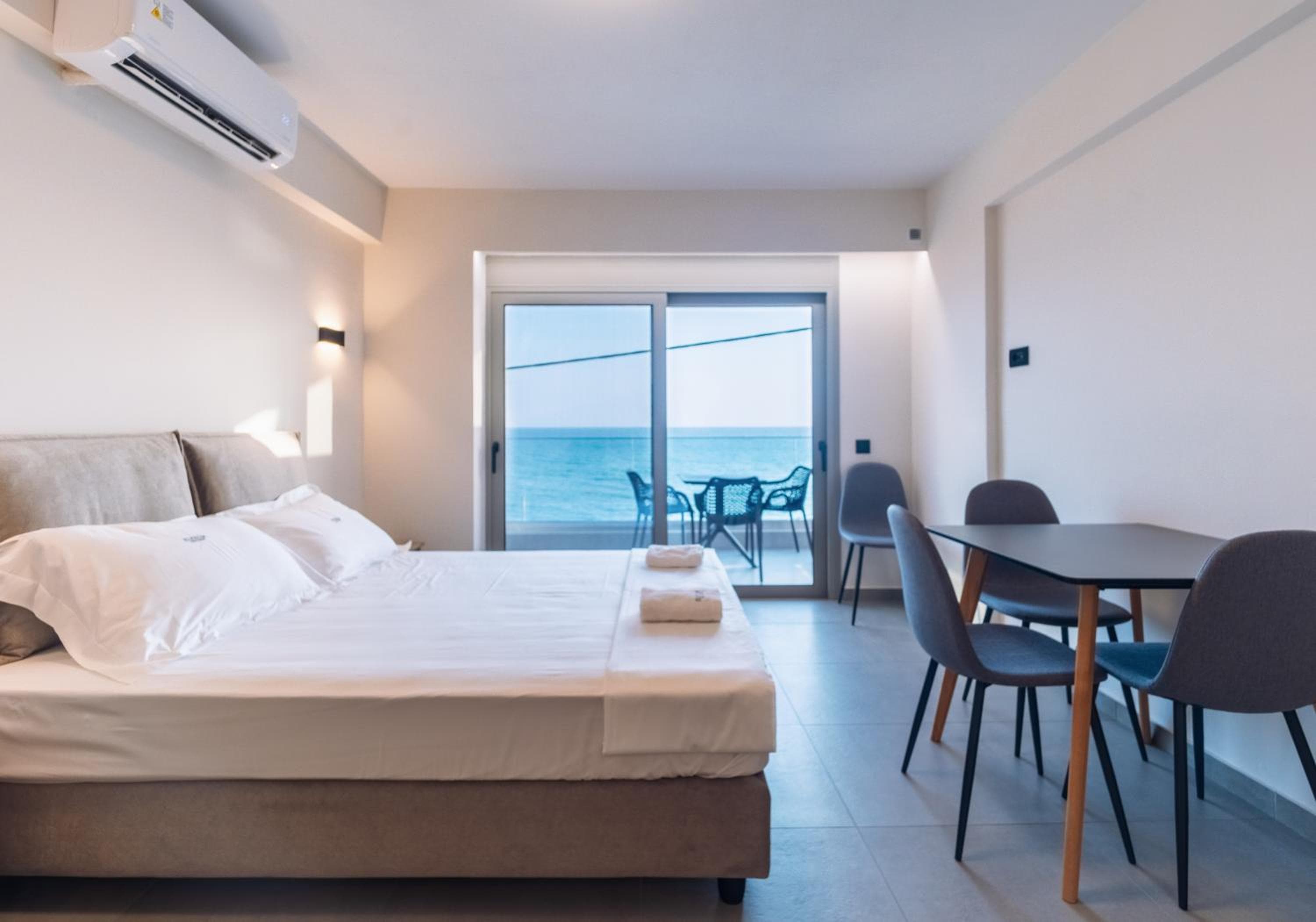 Elysium Seaside, Loutsa, photo 5