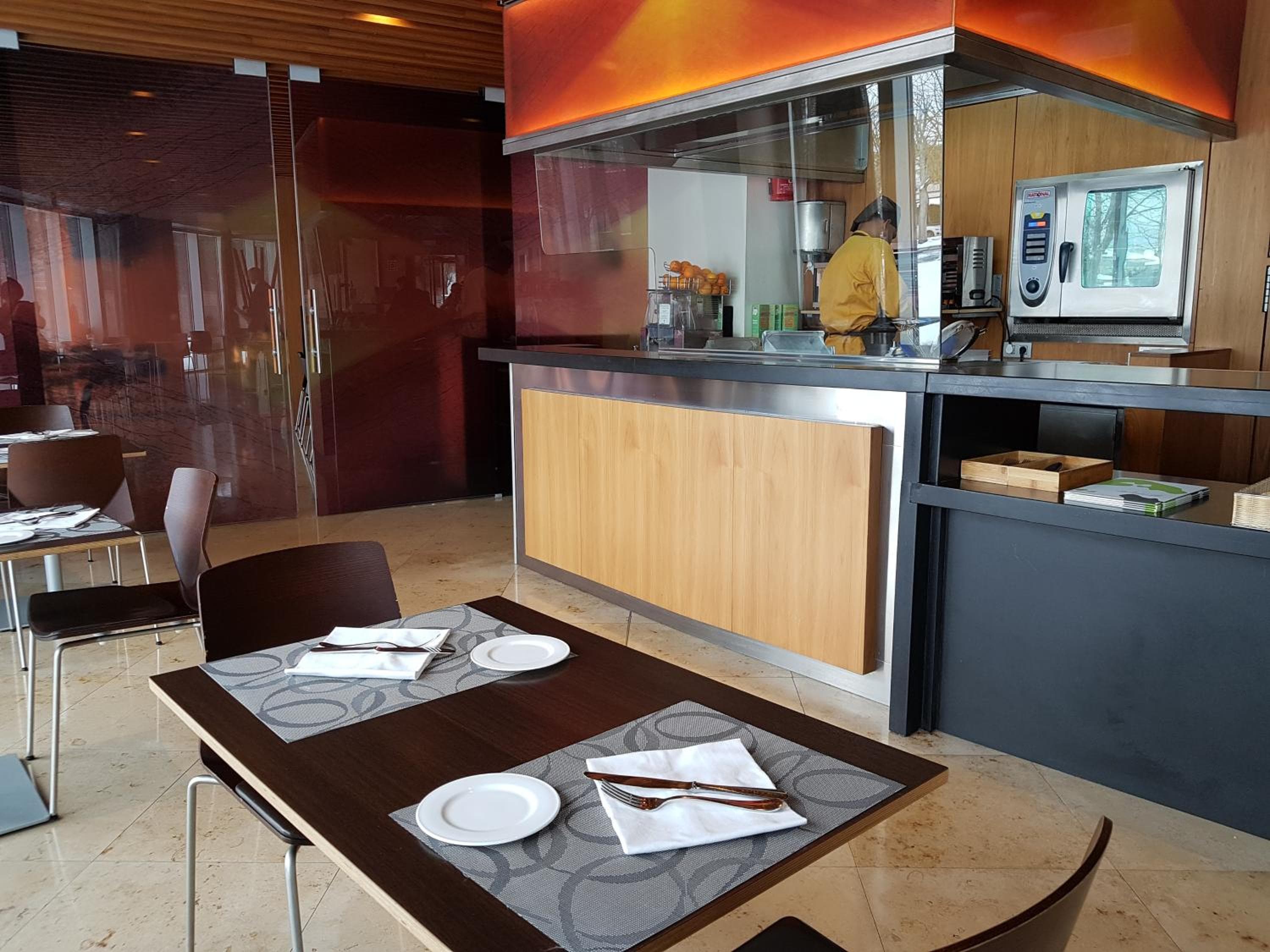 Hotel Jardines de Uleta Suites, Vitoria-Gasteiz, photo 4