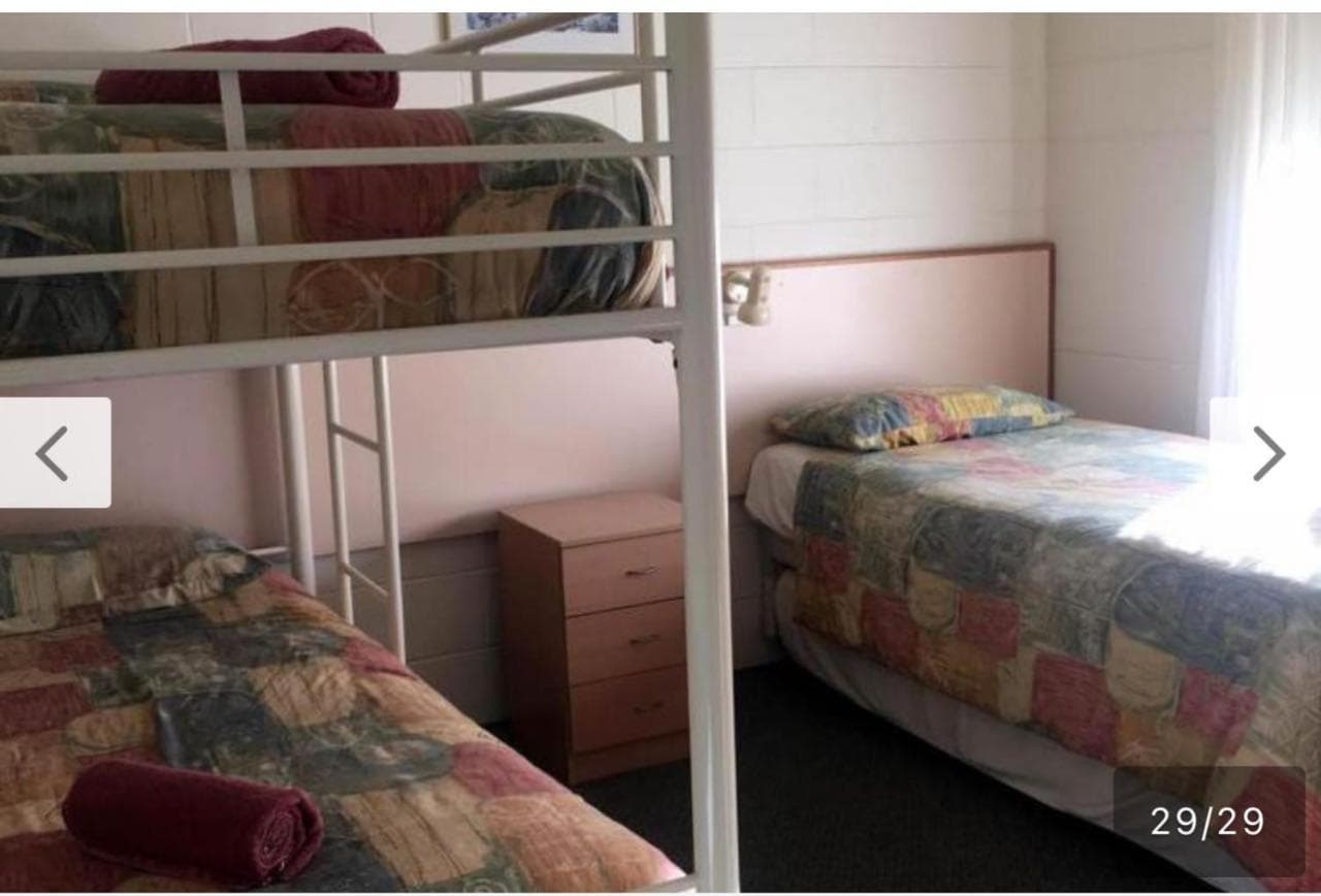 Black swan motor inn, Lakes Entrance, photo 2