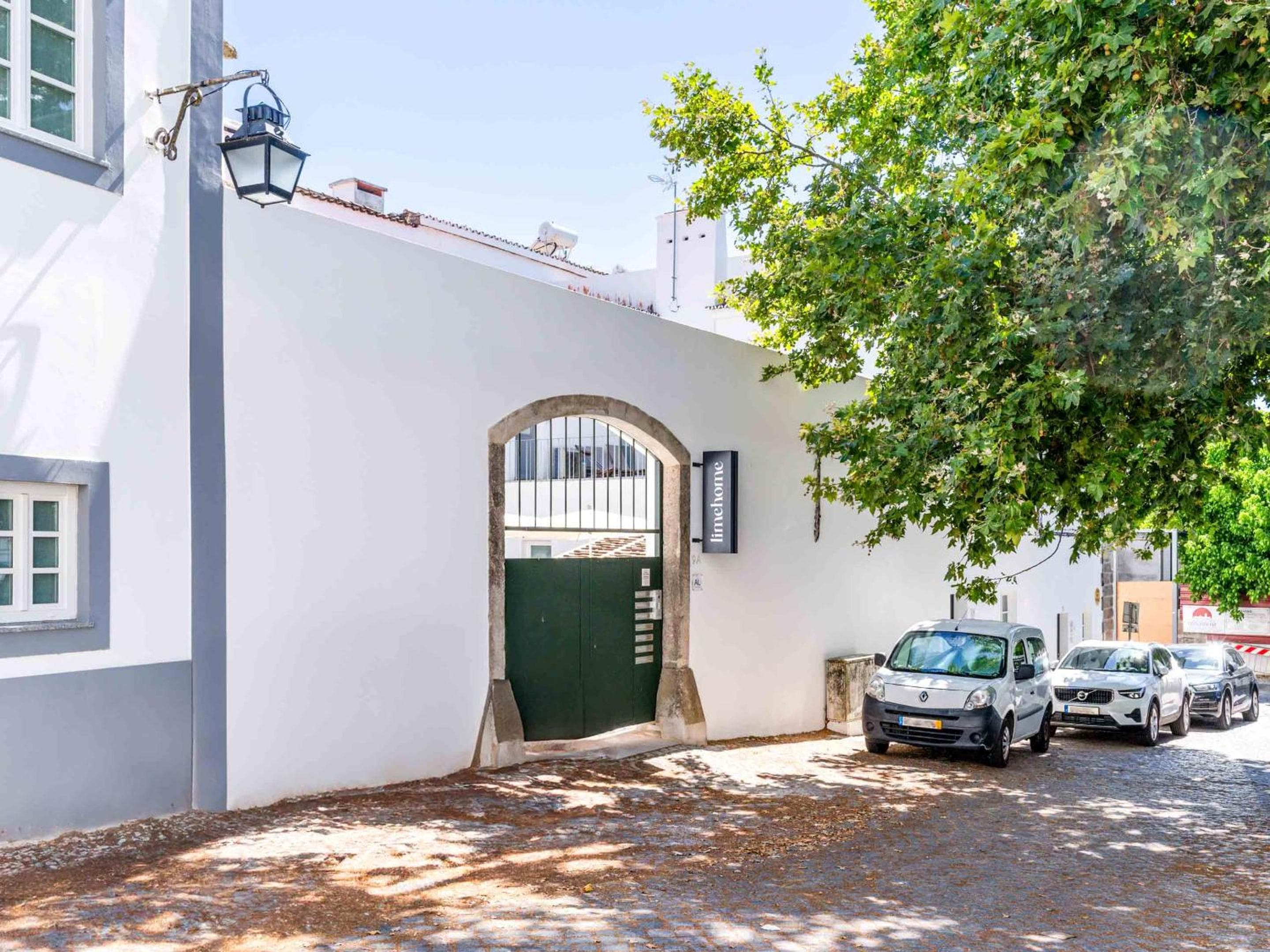 Limehome Evora Largo dos Penedos, Évora