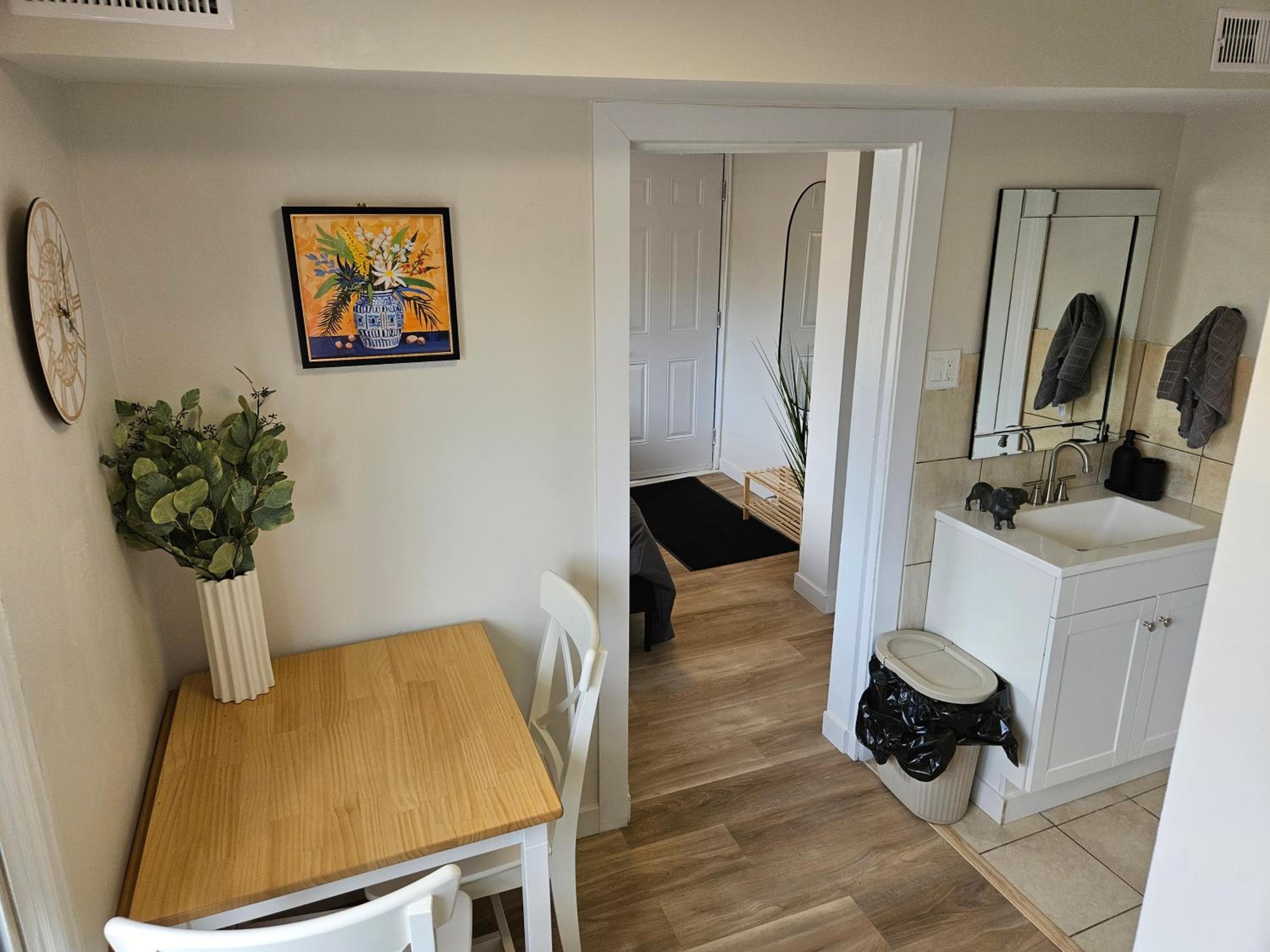 JstLikeHome - Old Ottawa Suite & Guesthouse, Ottawa, photo 5