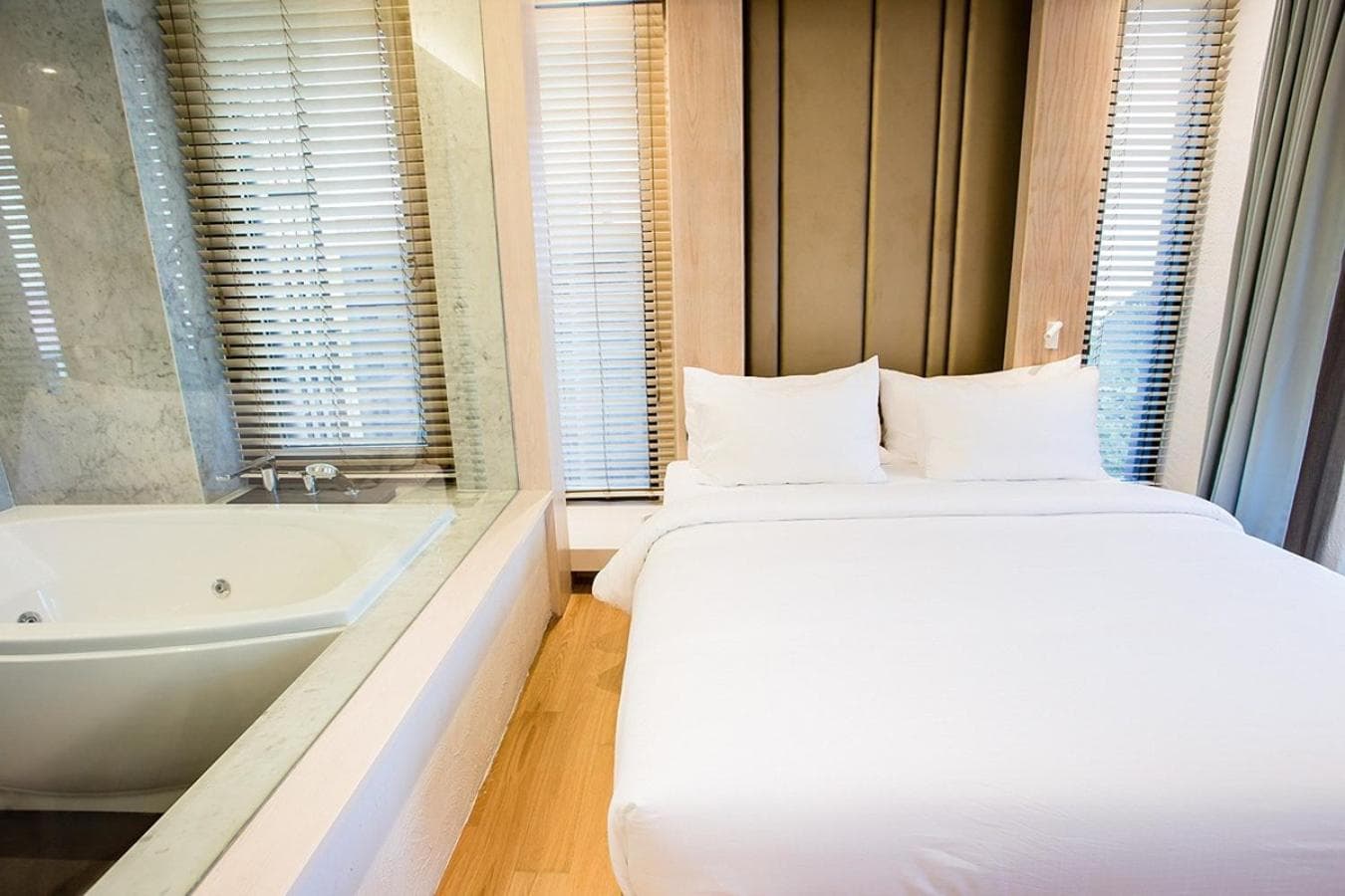 Balcony Seaside Sriracha Hotel & Serviced Apartments, Si Racha, photo 5