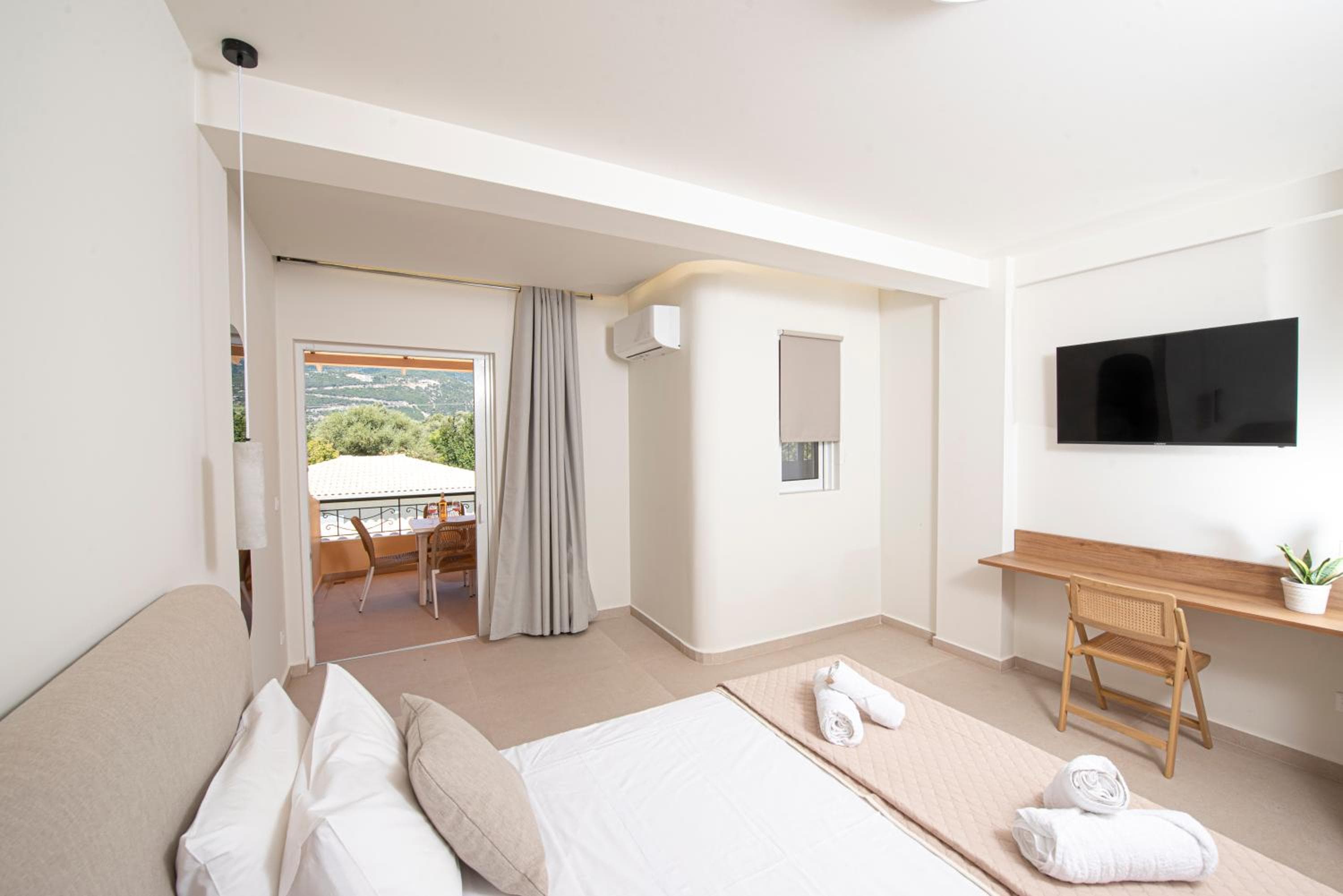 CK Apartments, Nydri