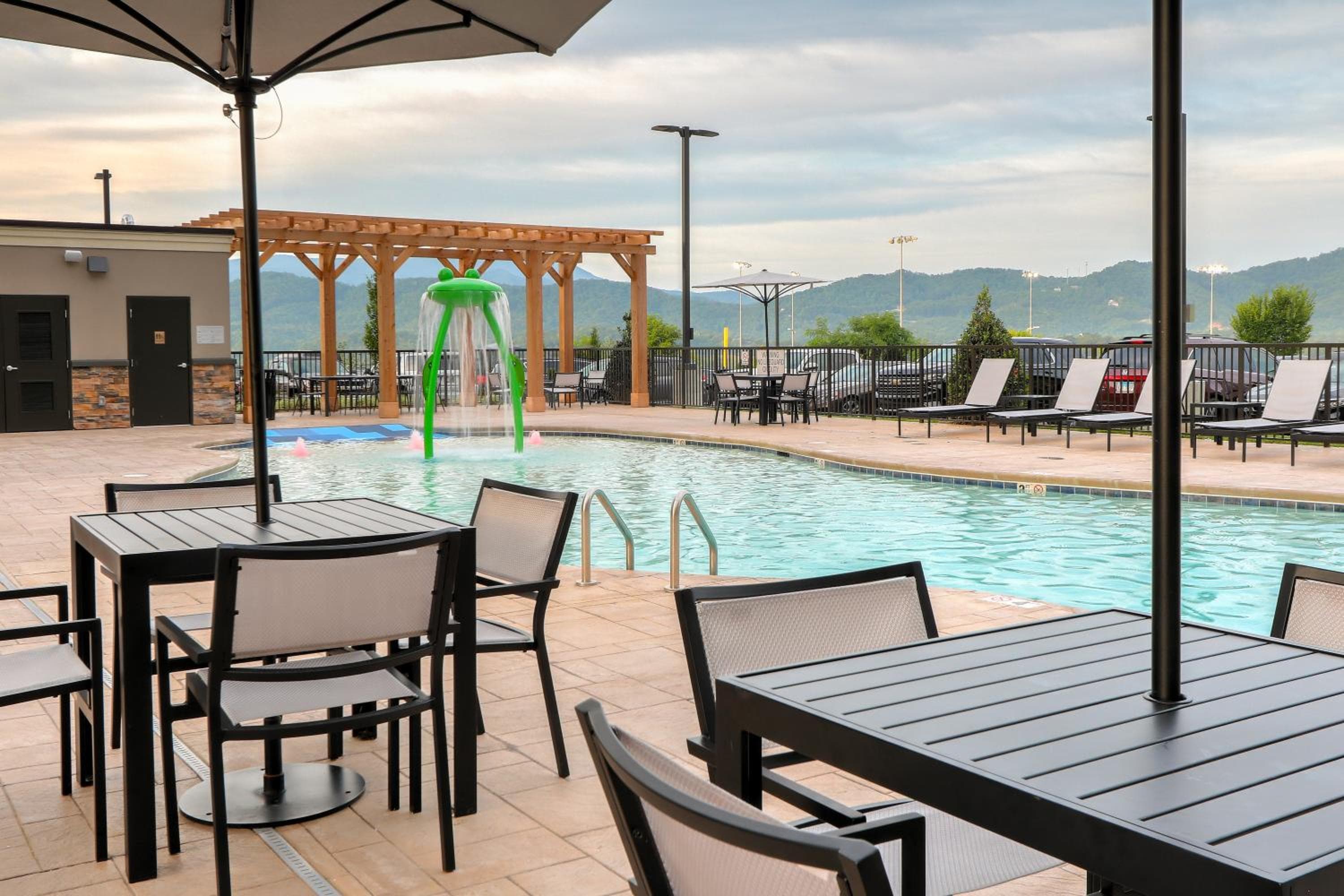 Staybridge Suites Pigeon Forge - Smoky Mtns by IHG, Pigeon Forge, photo 6
