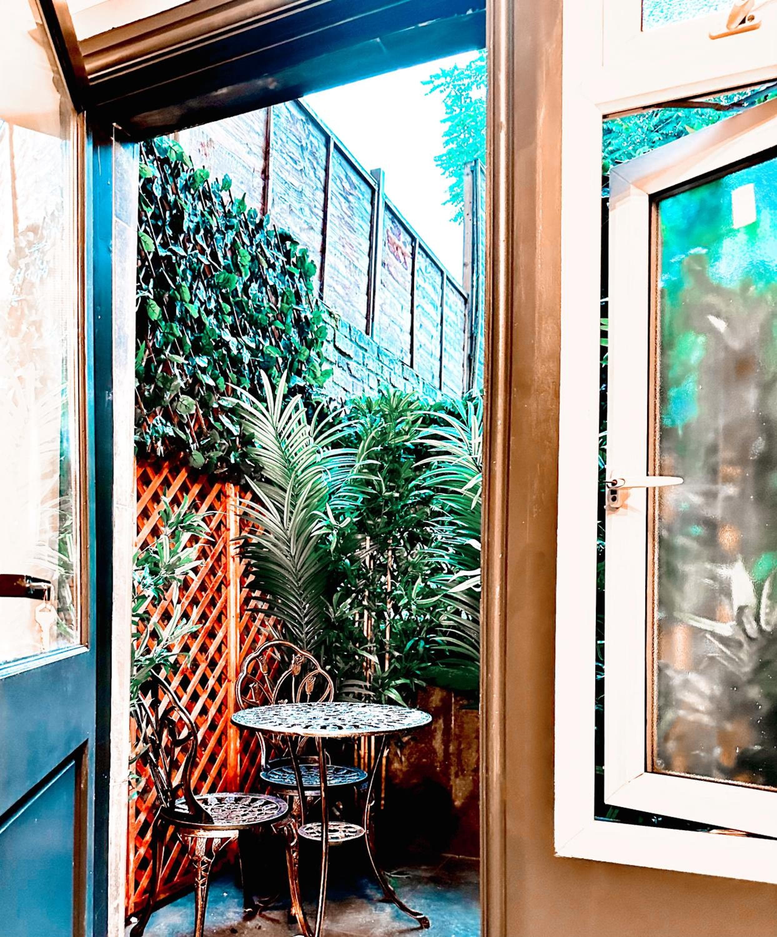 Balance & terrace at G Eighty Four