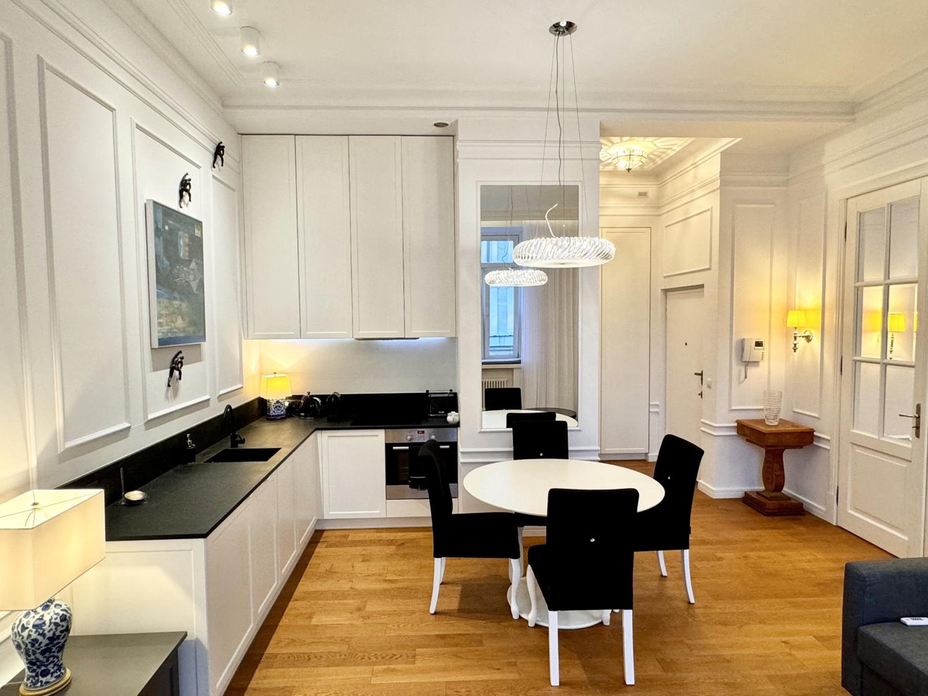 MONDRIAN Luxury Apartments Old Town, Warsaw, photo 4