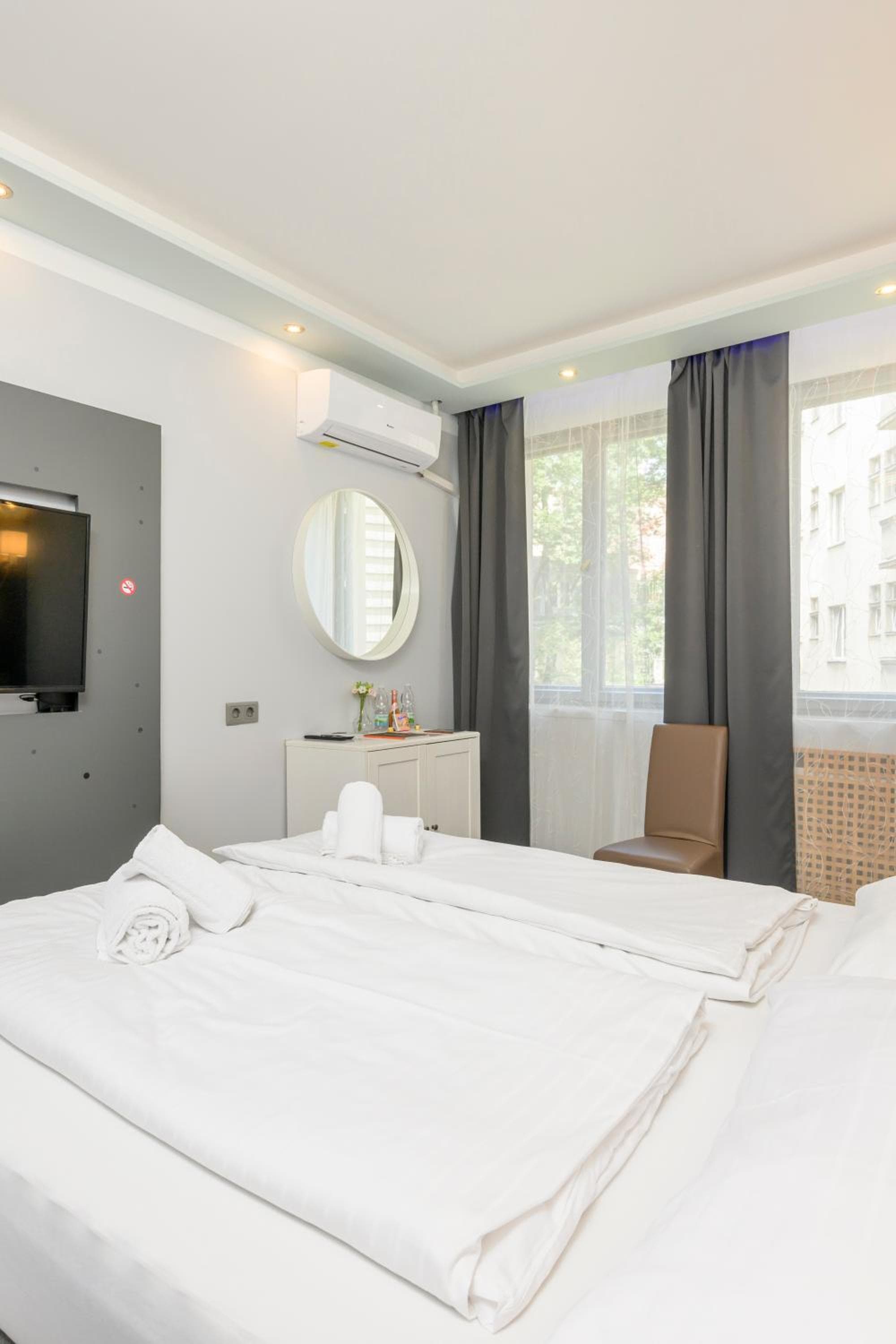 Palais Pálffy Apartments Vienna, Vienna, photo 3