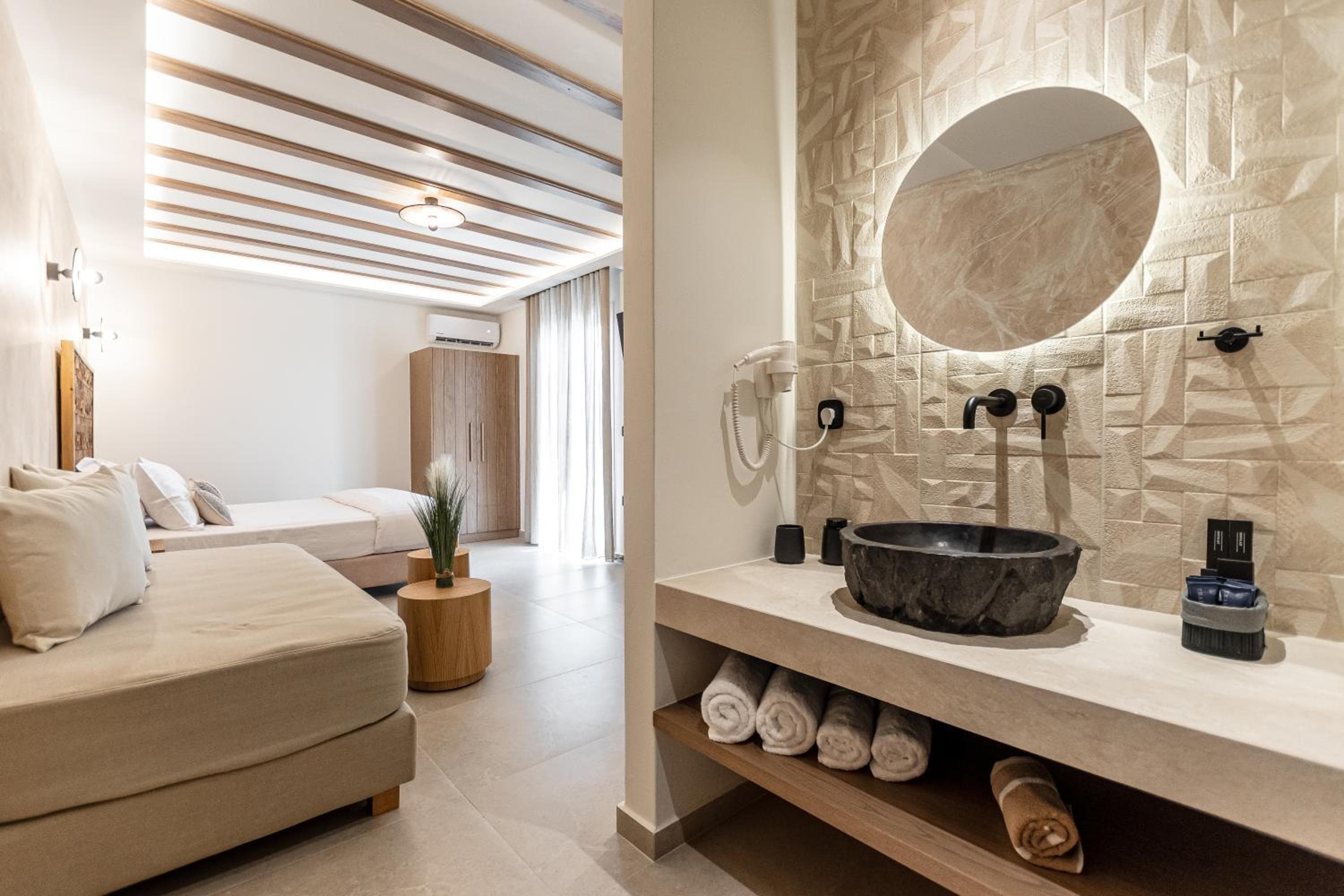 Perla Hotel, Agios Prokopios, photo 4