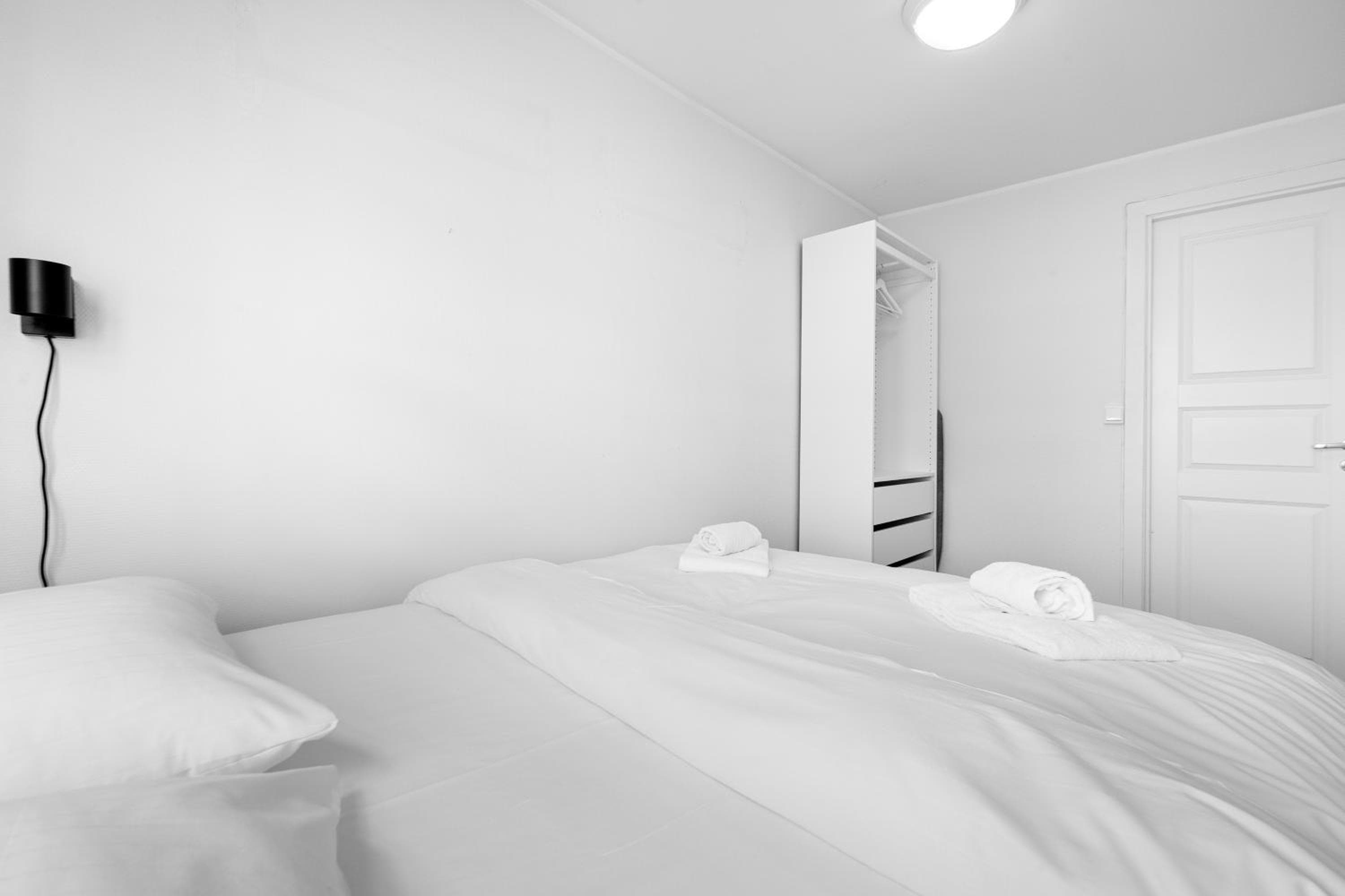 Homerentals Apartments - Behind Bryggen & historic cobblestone streets - 2 Floor renovated from february 2025, Bergen, photo 6