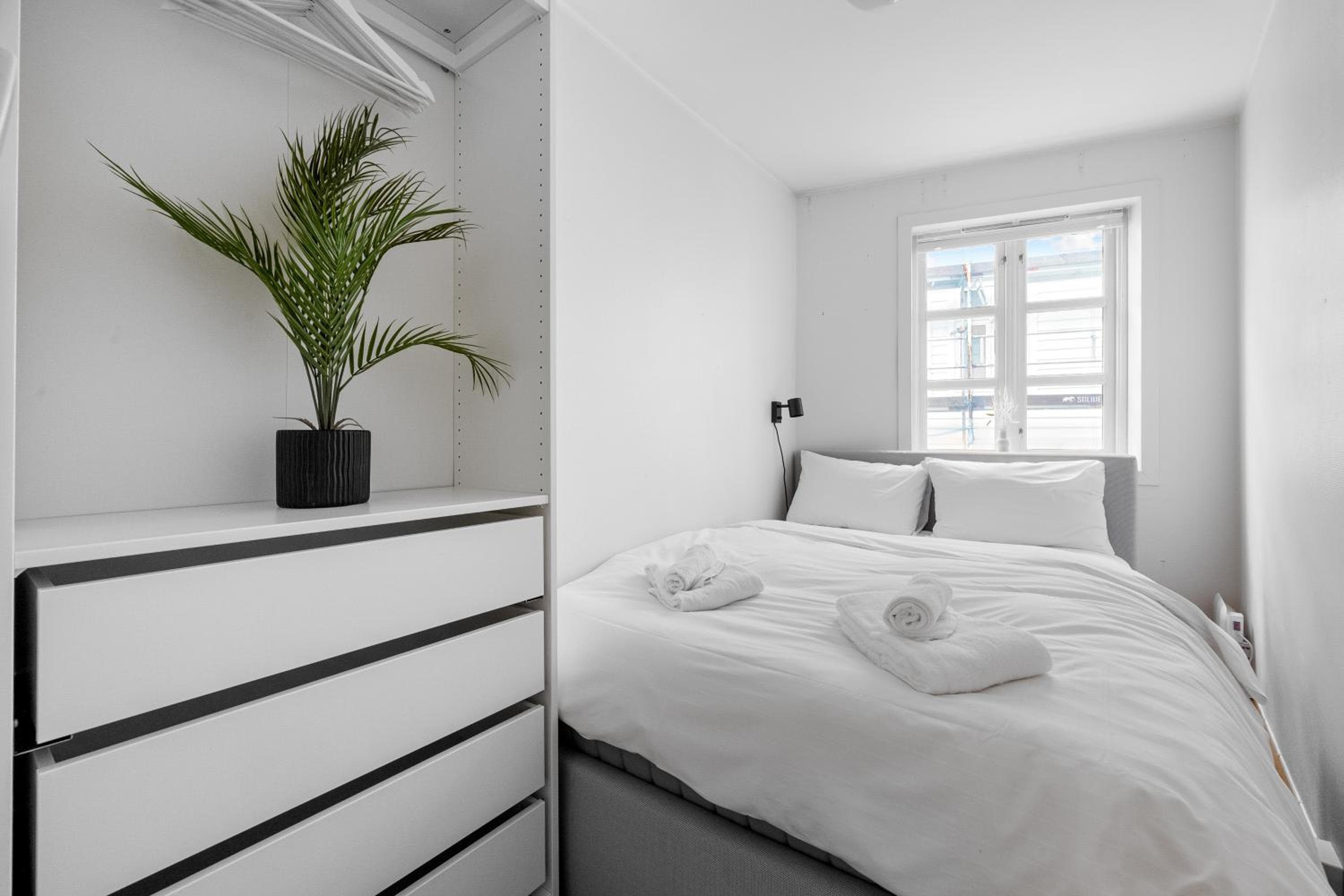 Homerentals Apartments - Behind Bryggen & historic cobblestone streets - 2 Floor renovated from february 2025, Bergen, photo 4