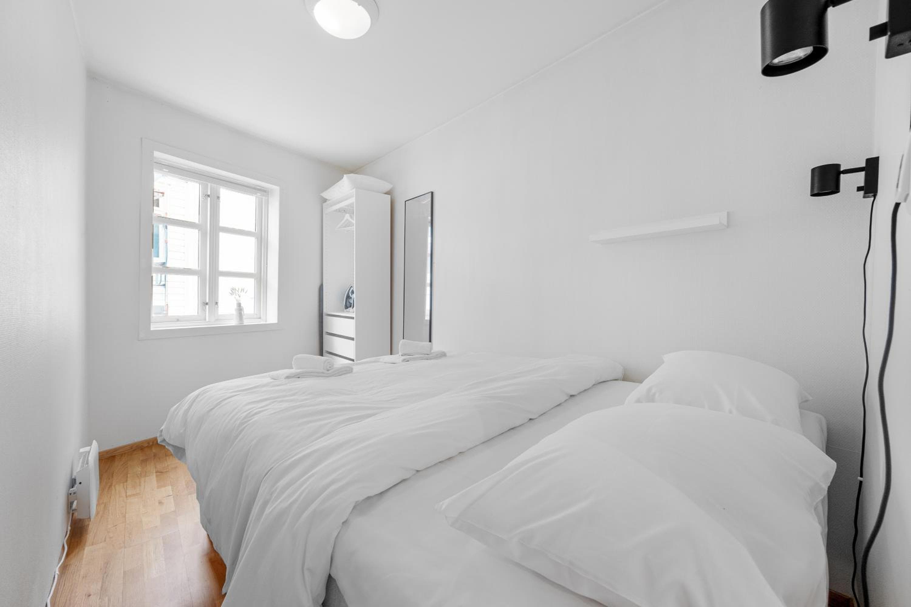 Homerentals Apartments - Behind Bryggen & historic cobblestone streets - 2 Floor renovated from february 2025, Bergen, photo 5