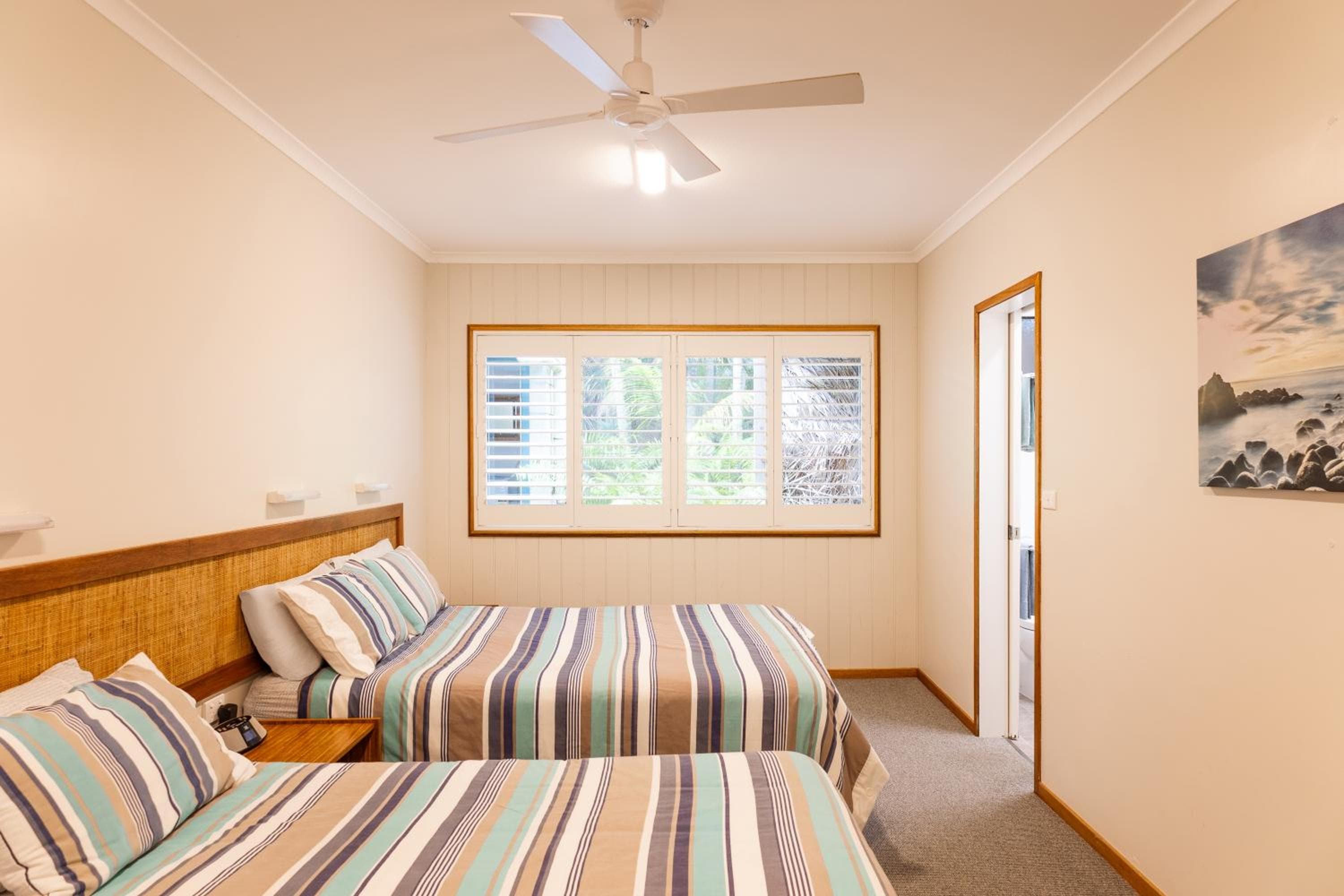 Somerset Apartments, photo 4