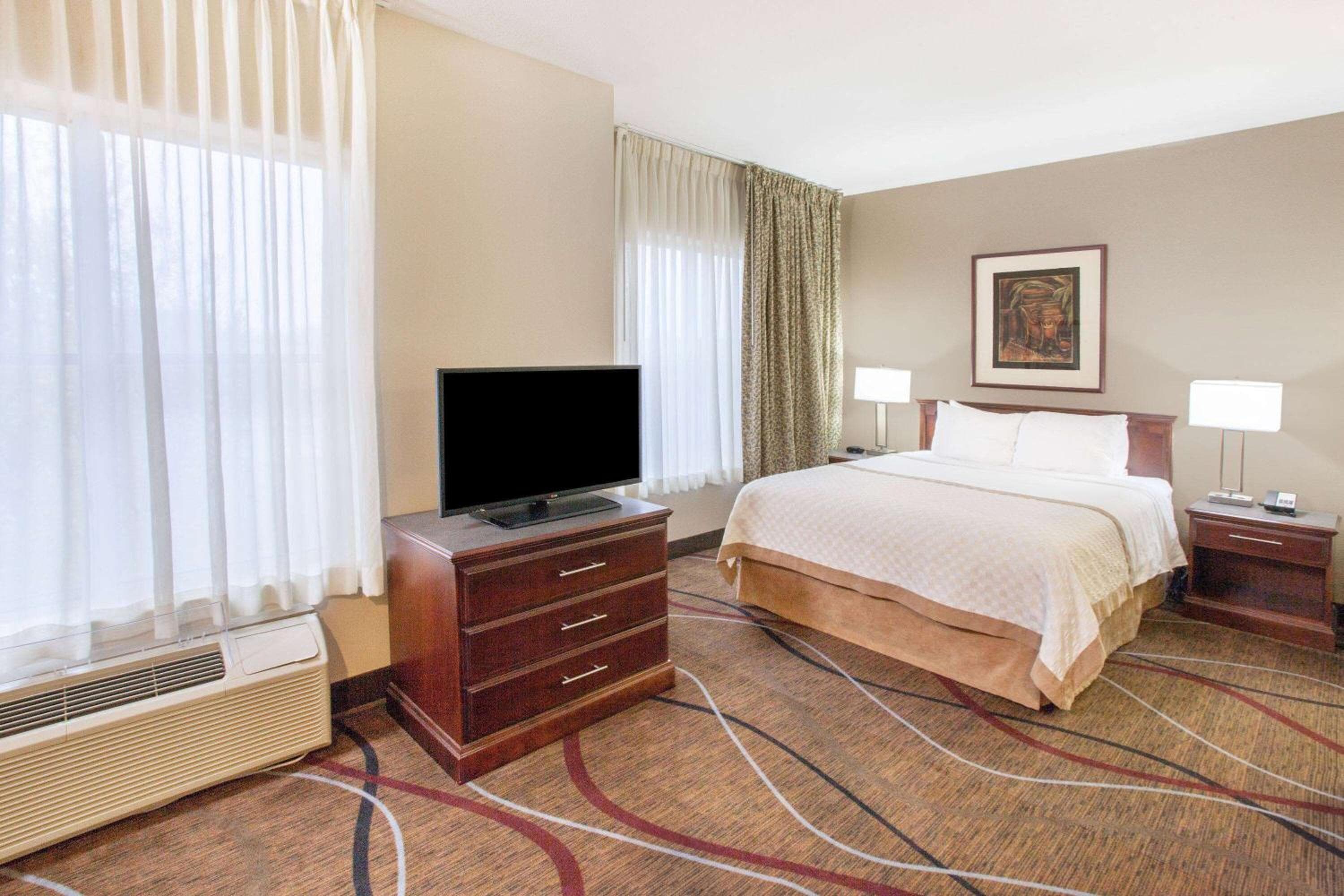 Hawthorn Extended Stay by Wyndham Bloomington, Bloomington, photo 3