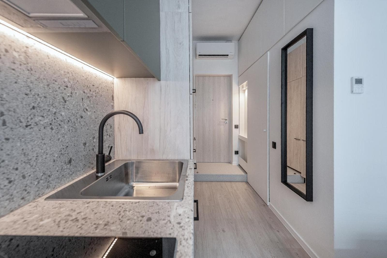 P-ONE APARTMENTS - Self Check-in, Vilnius, photo 4