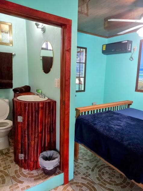 Hospedaje Rosa Del Mar & Sweets Cafe, Big Corn Island, photo 2