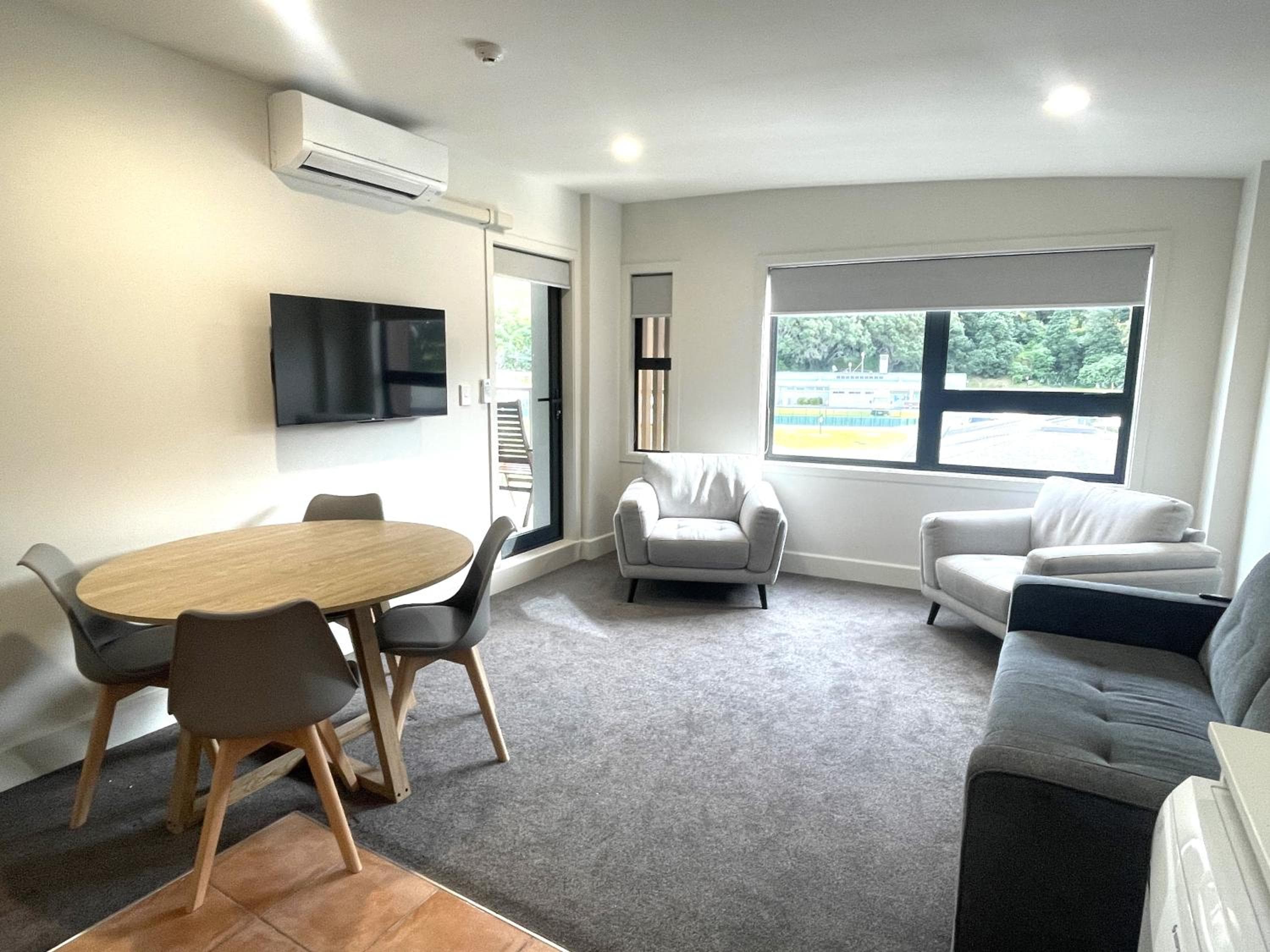 6 on Adams, Mount Maunganui, photo 2