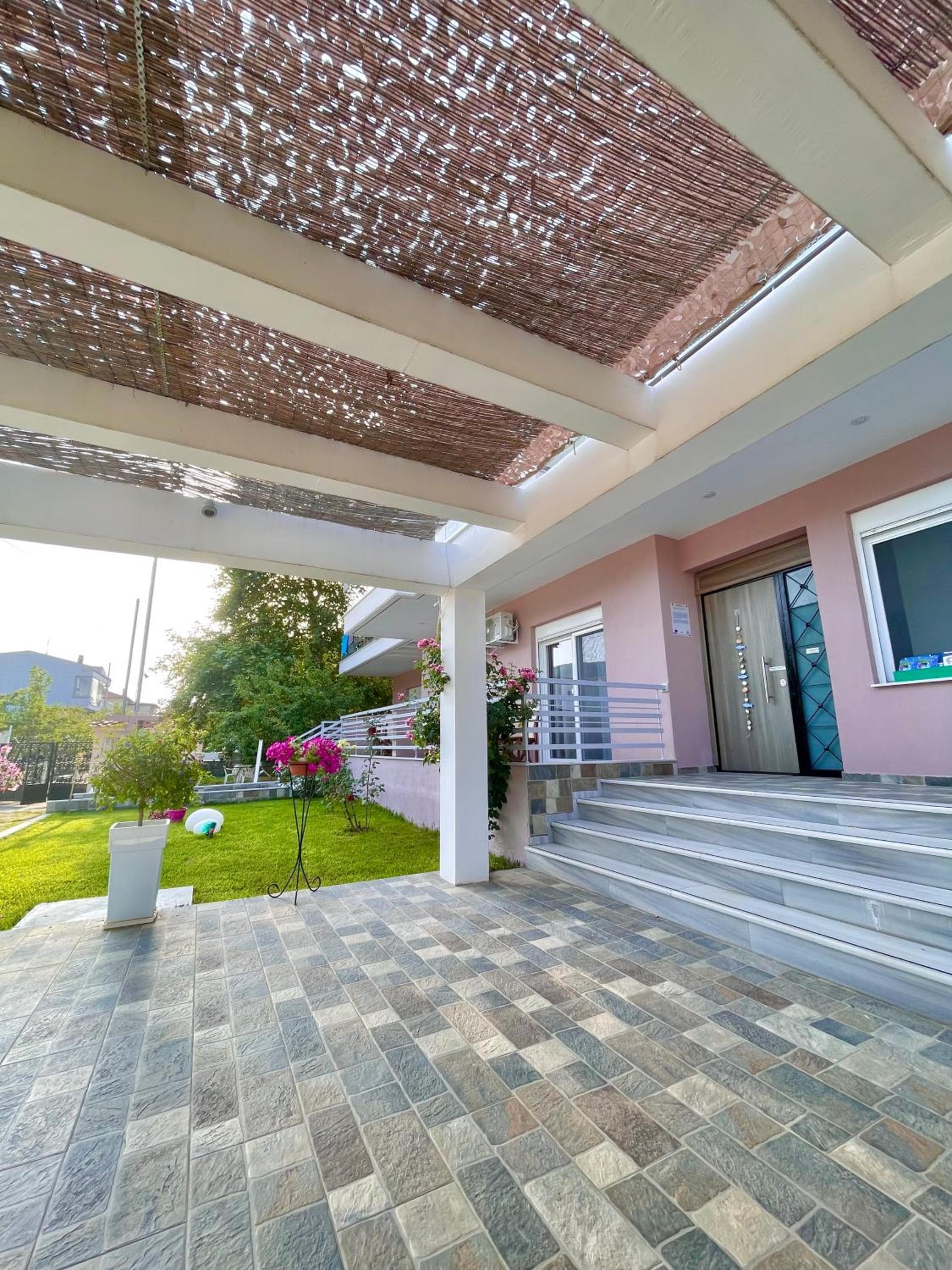 Nigdeli Studios, Stavros, photo 2