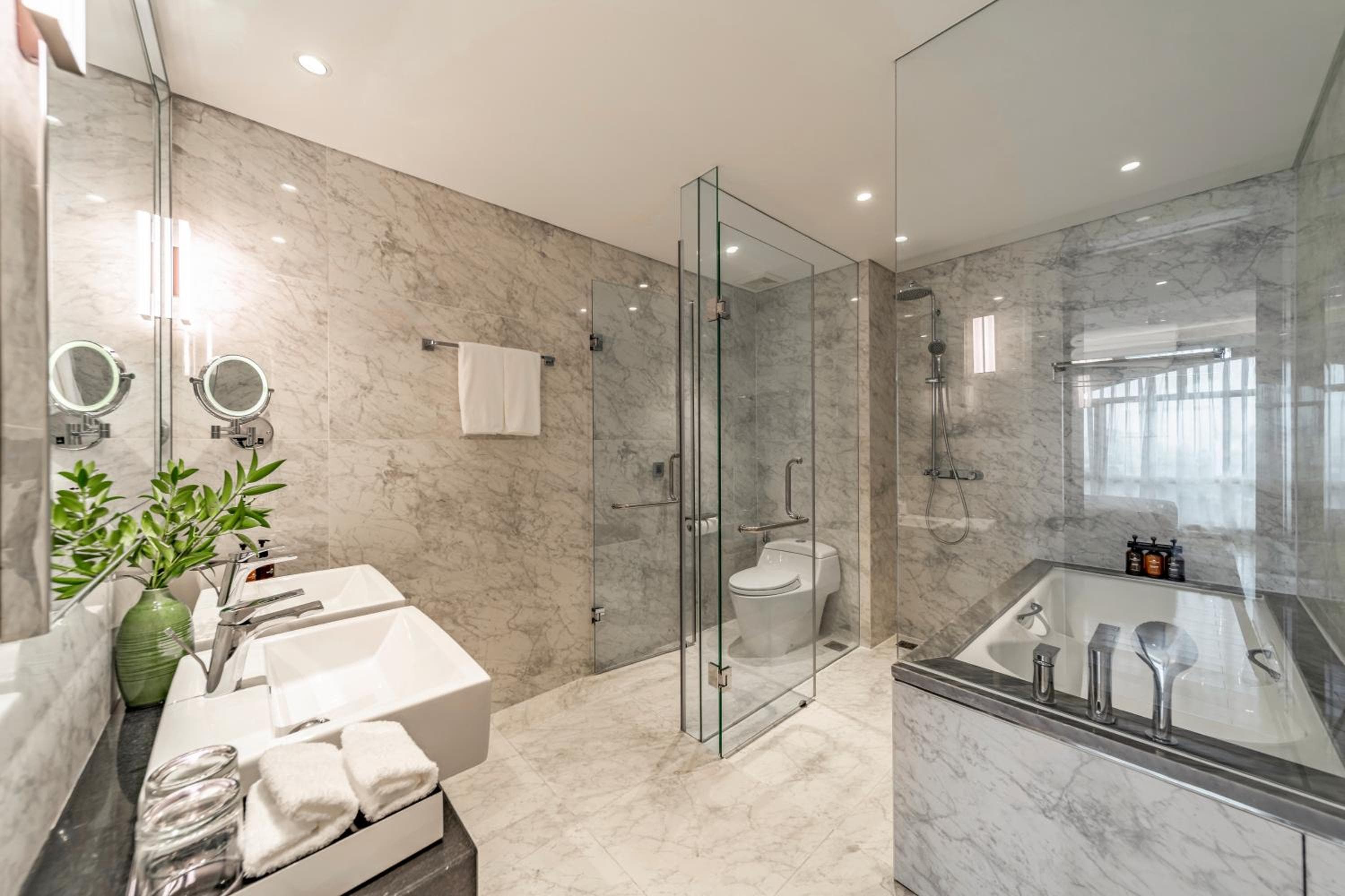 Sherwood Suites, Ho Chi Minh City, photo 5