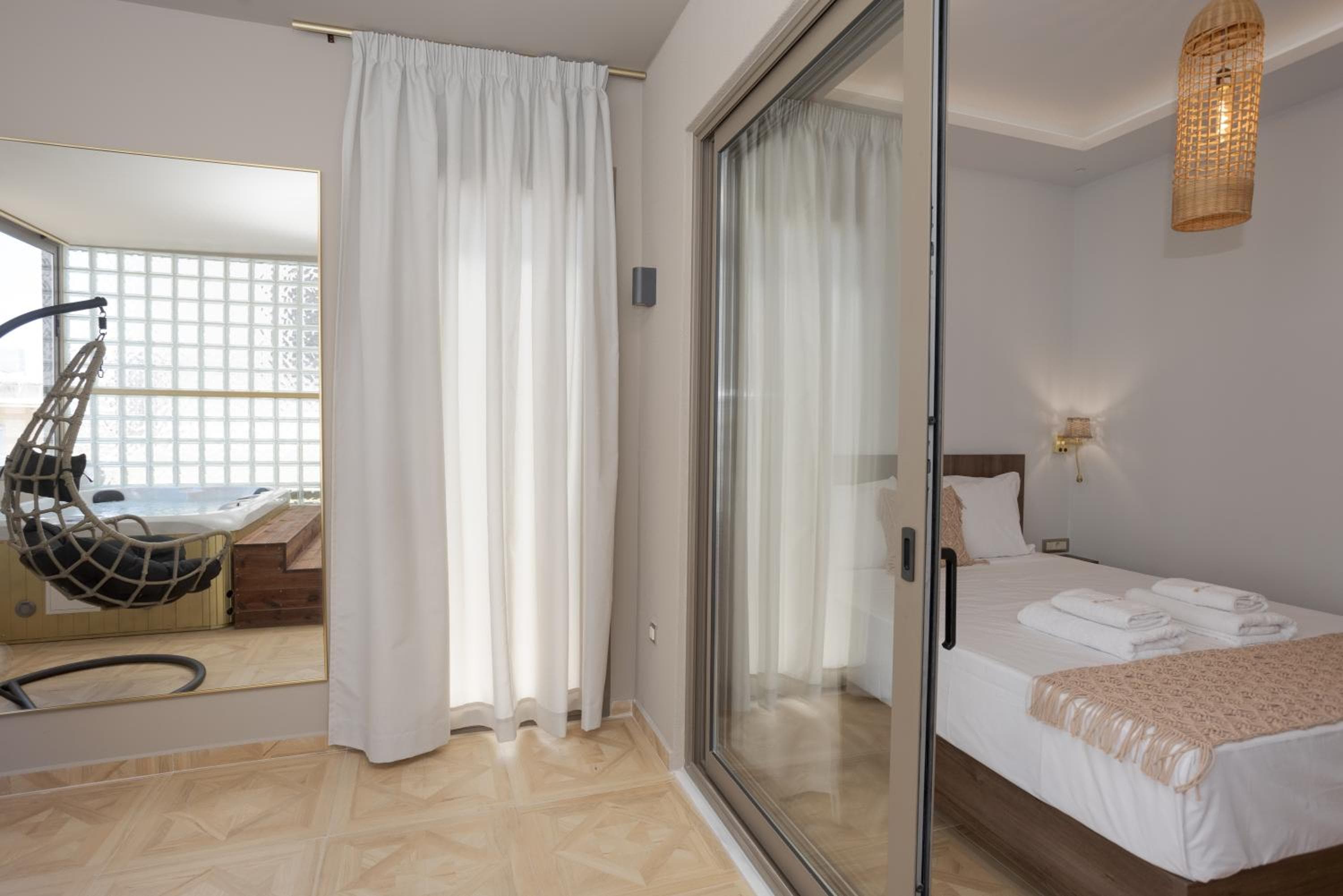 Royal Gold City Suites by Omilos Hotels, Heraklio Town, photo 5