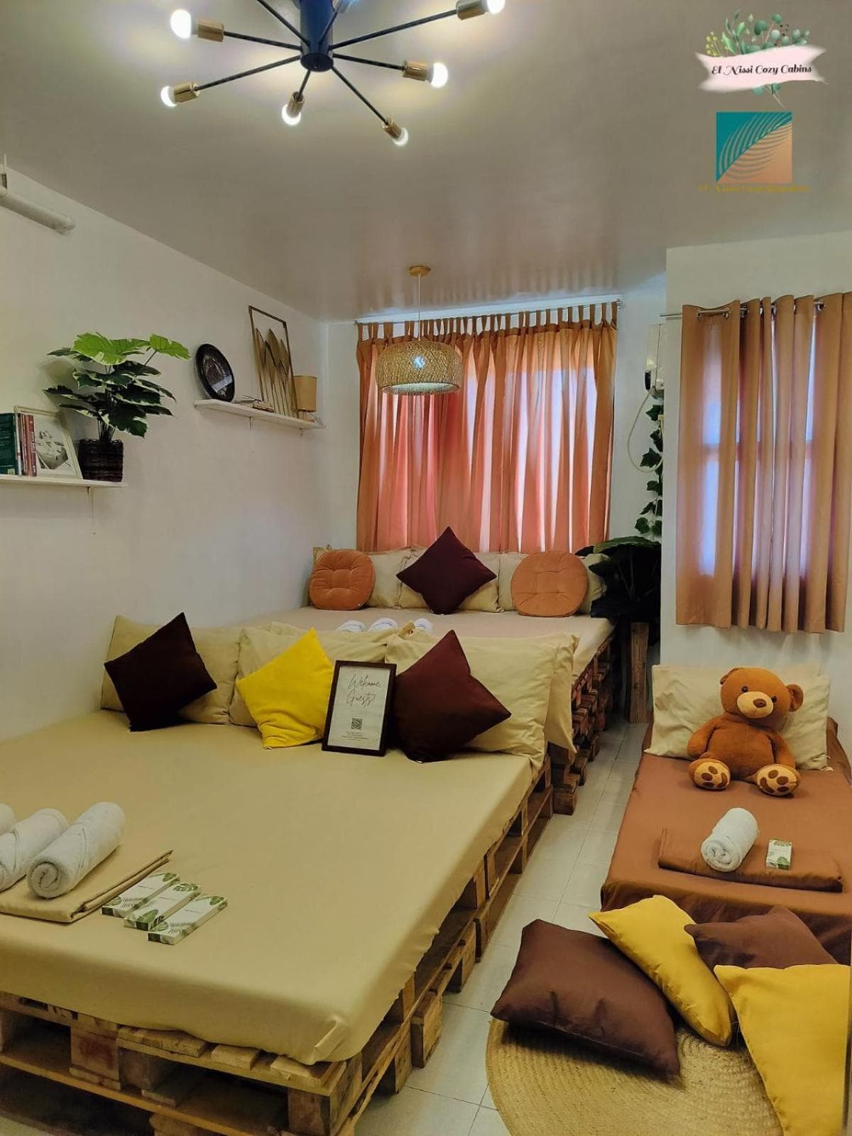 El Nissi Staycation, FAMILY CABIN, CONTEMPORARY CABIN, Enchanted Kingdom, Santa Rosa, photo 4