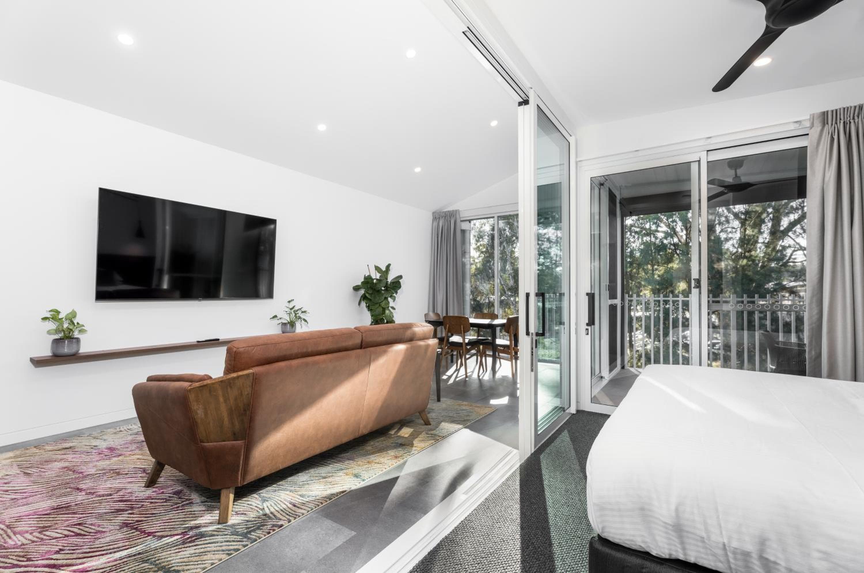 Clare Hillside Apartments, Clare, photo 3