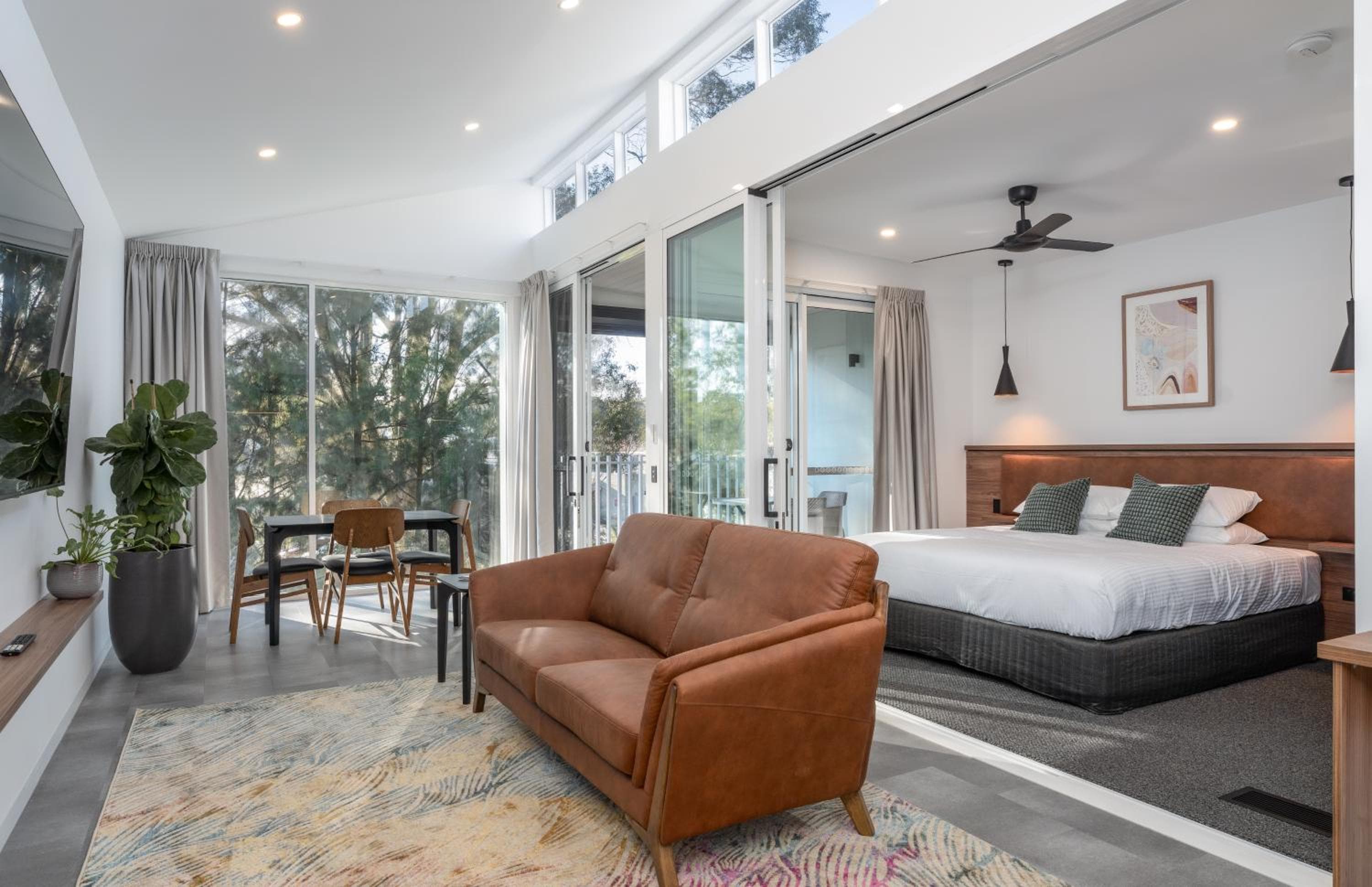 Clare Hillside Apartments, Clare, photo 2