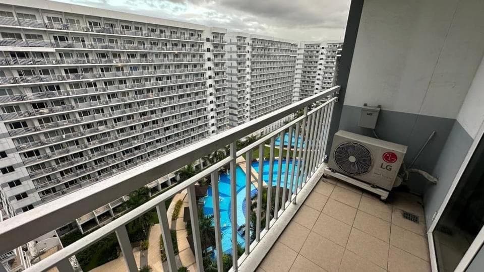 KYS STAYCATION 2-By Shell Residences MOA, Manila, photo 2