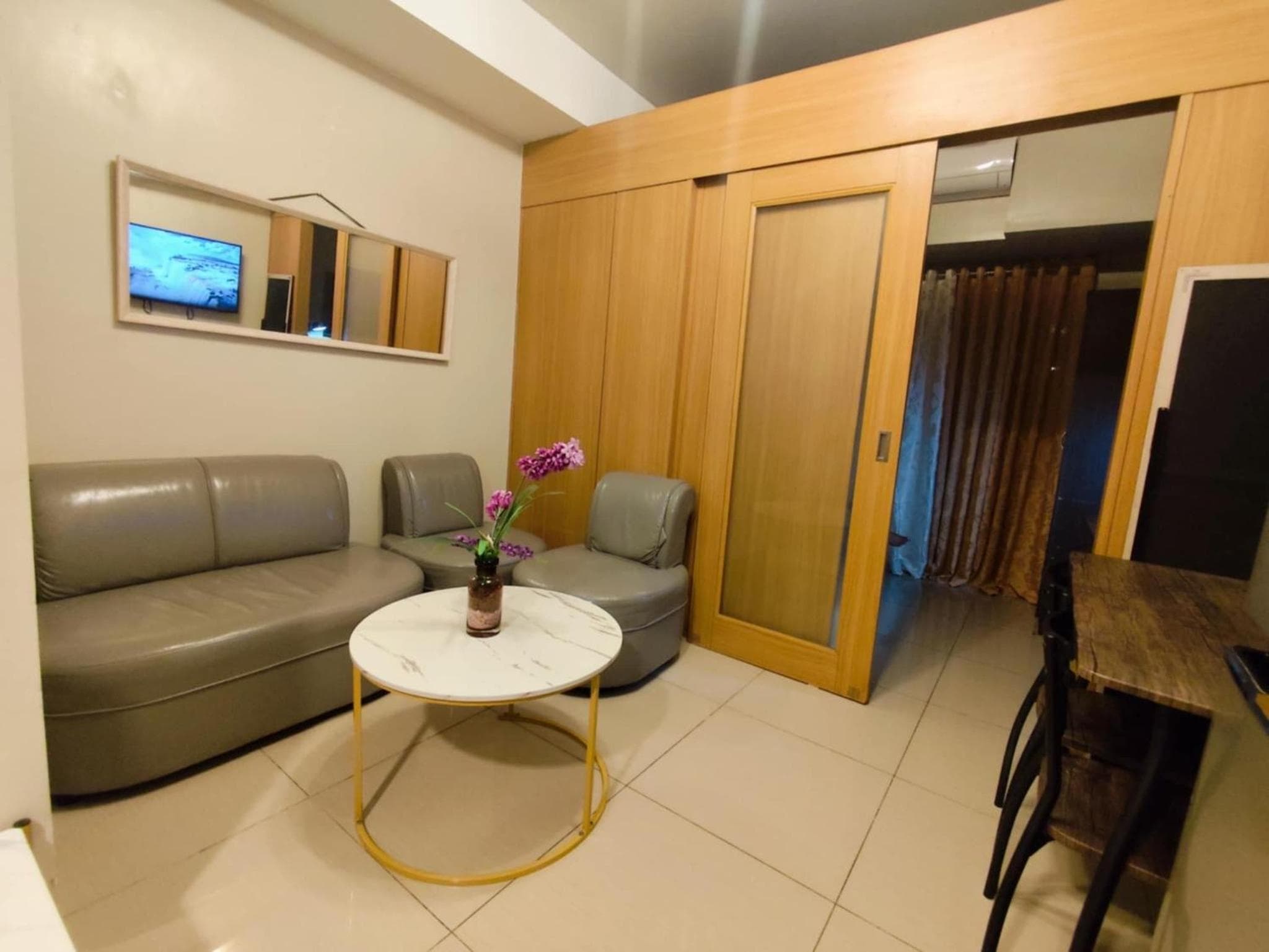 KYS STAYCATION 2-By Shell Residences MOA, Manila, photo 6
