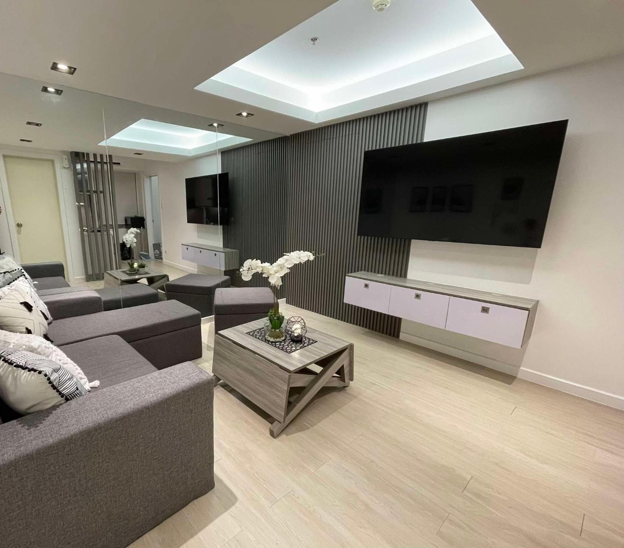 High-end 2BR Condo Boracay Tower - Azure Residences near Manila Airport, Manila