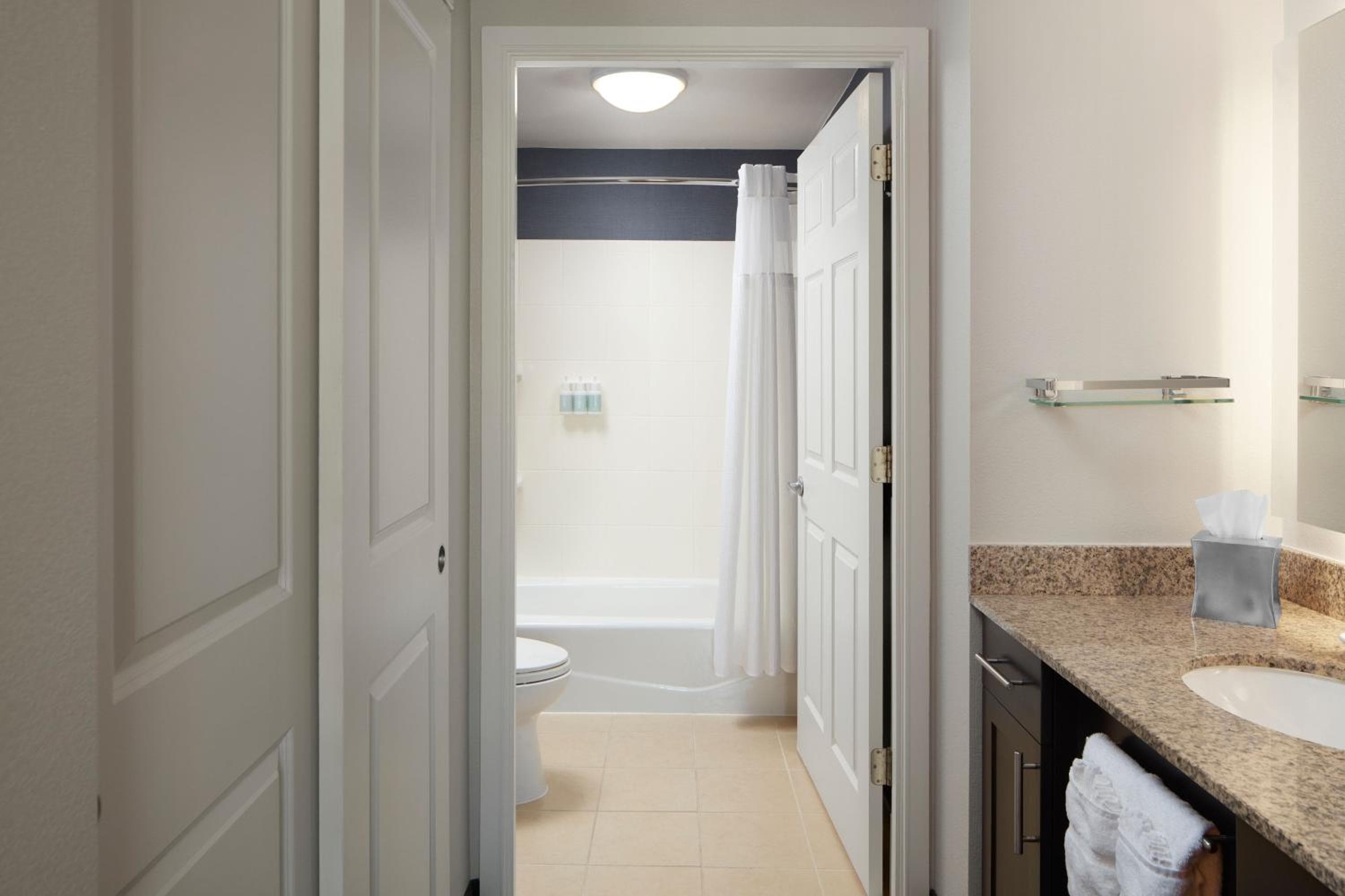 Residence Inn Arlington Courthouse, Arlington, photo 2