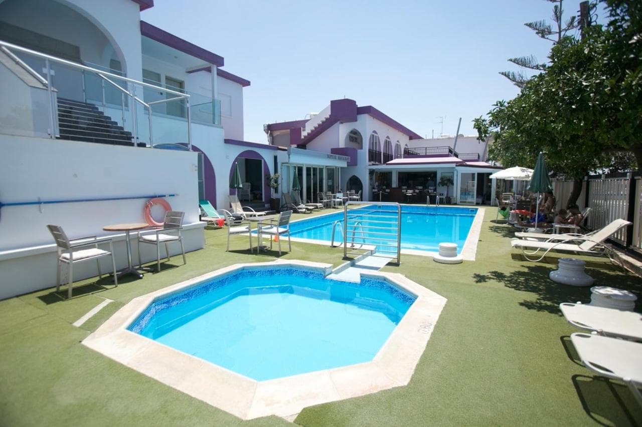 Neptune Hotel Apartments Paphos, Coral Bay