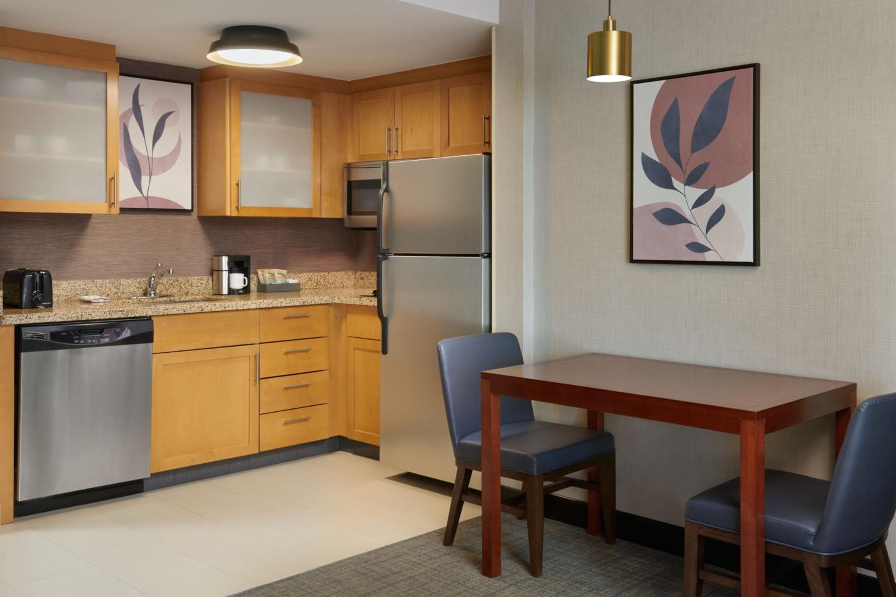 Residence Inn by Marriott Calgary Airport, Calgary, photo 2