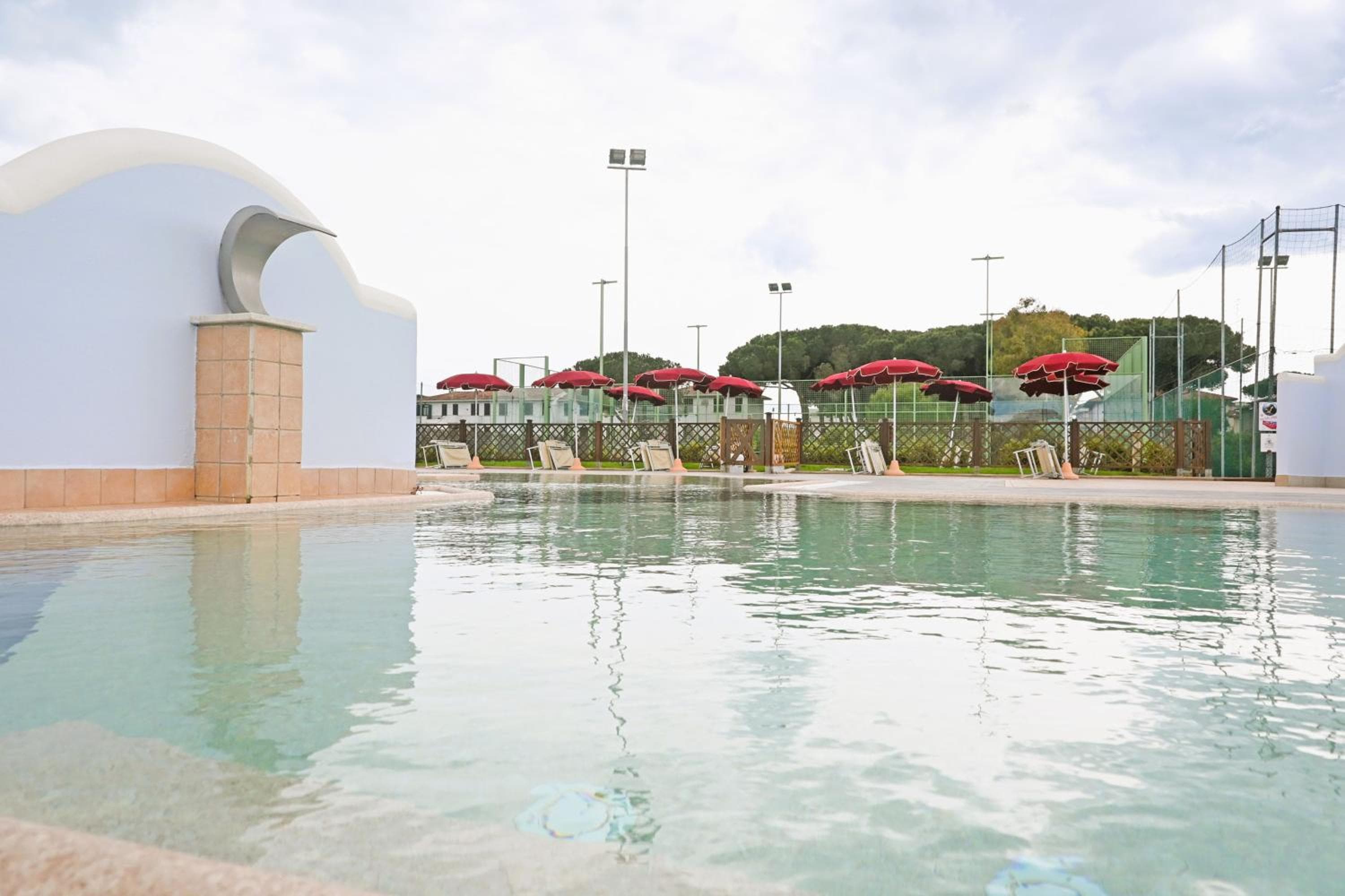 Residence with swimming pool in Mazzanta just 600 meters from the beach, Mazzanta, photo 5