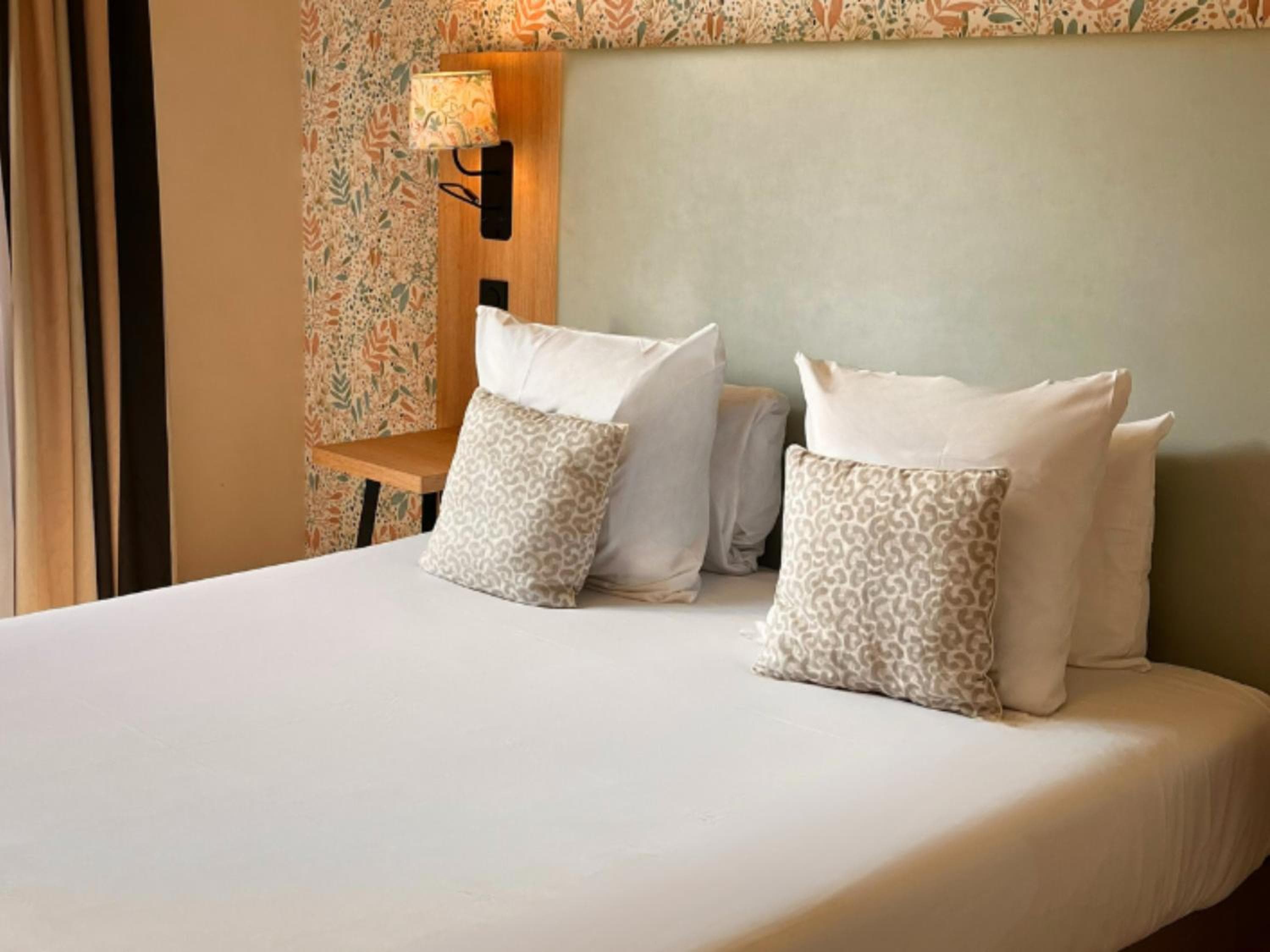 Hotel room at Séjours & Affaires Paris-Vitry