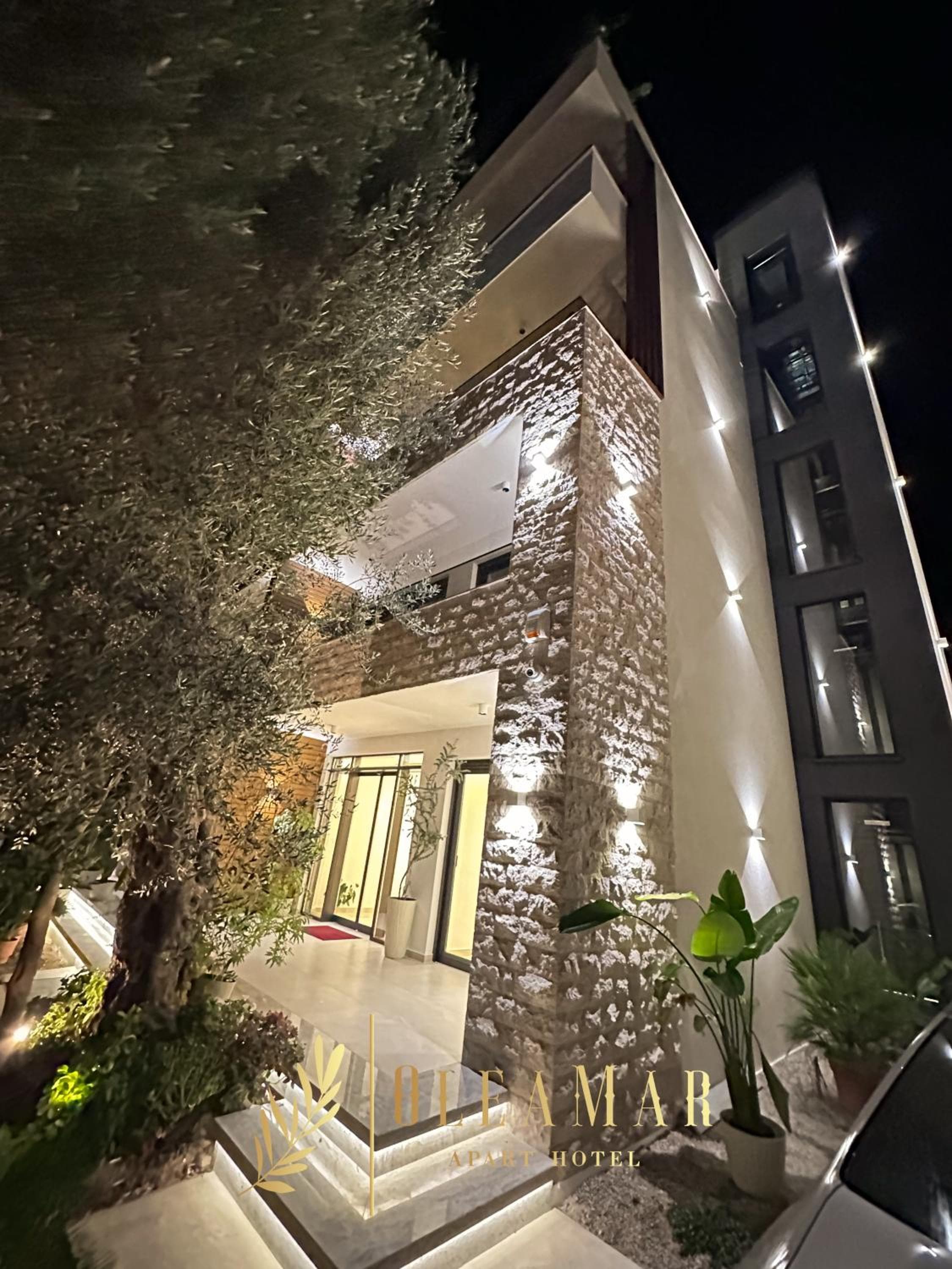 OleaMar, Bar