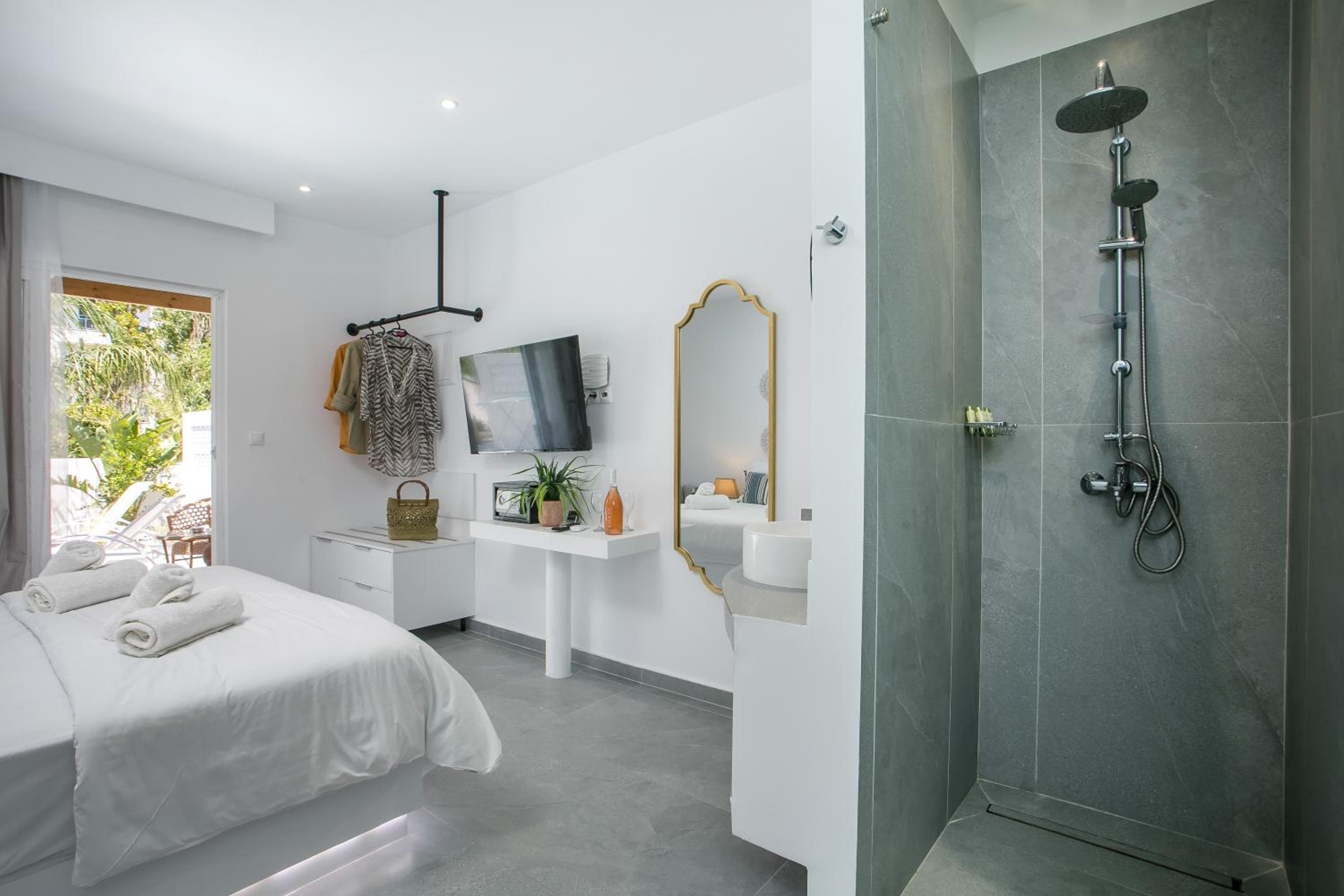 Calma Luxury Studios & Suites, Faliraki, photo 3