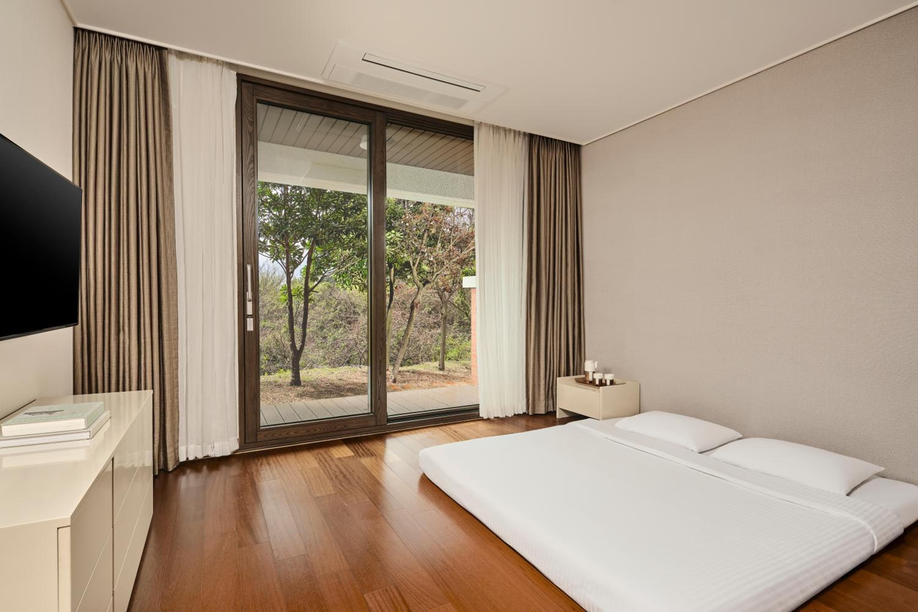 Hotel room at Somerset Jeju Shinhwa World