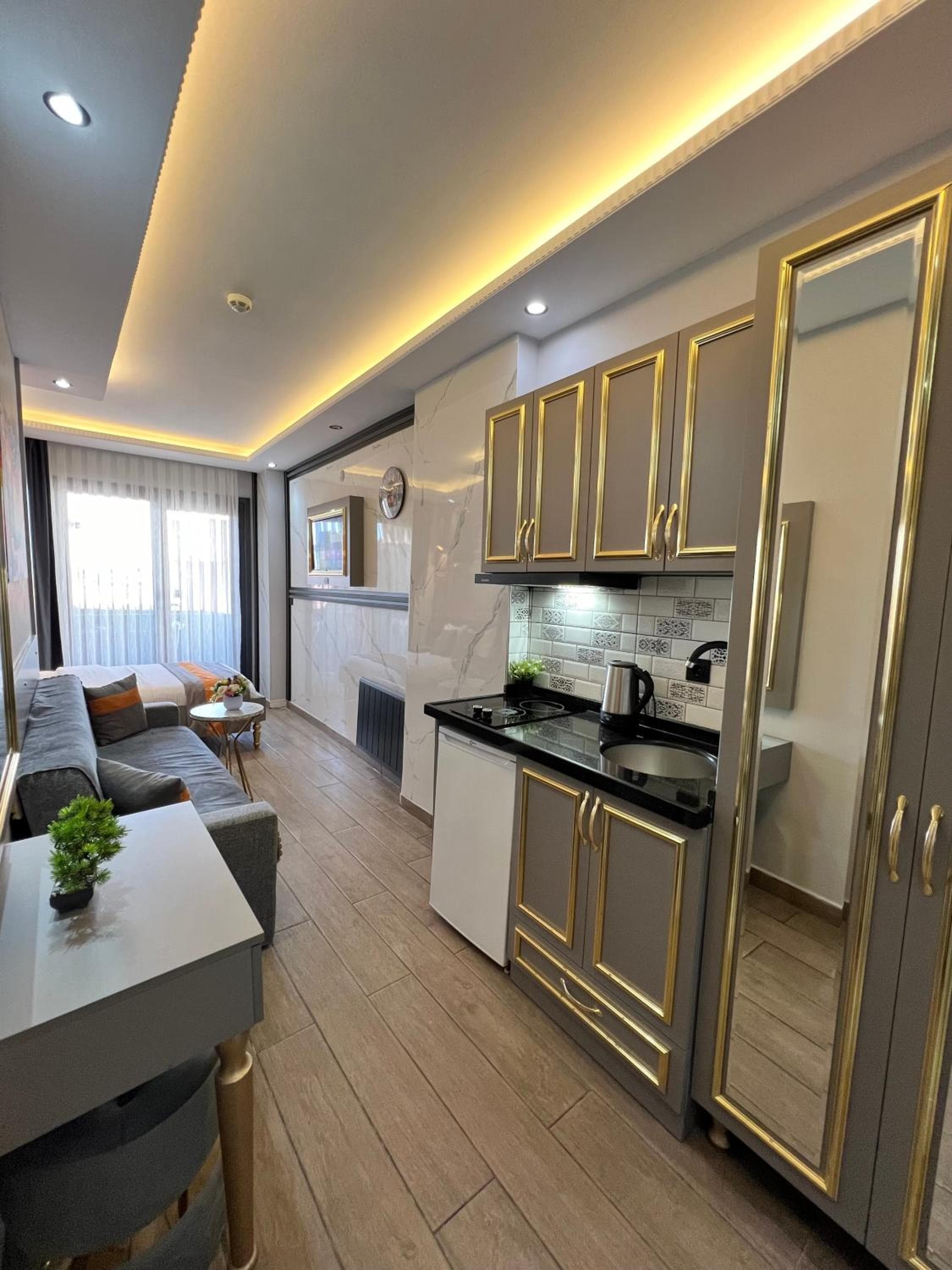 Taksim Larissa hotel suites, Istanbul, photo 6