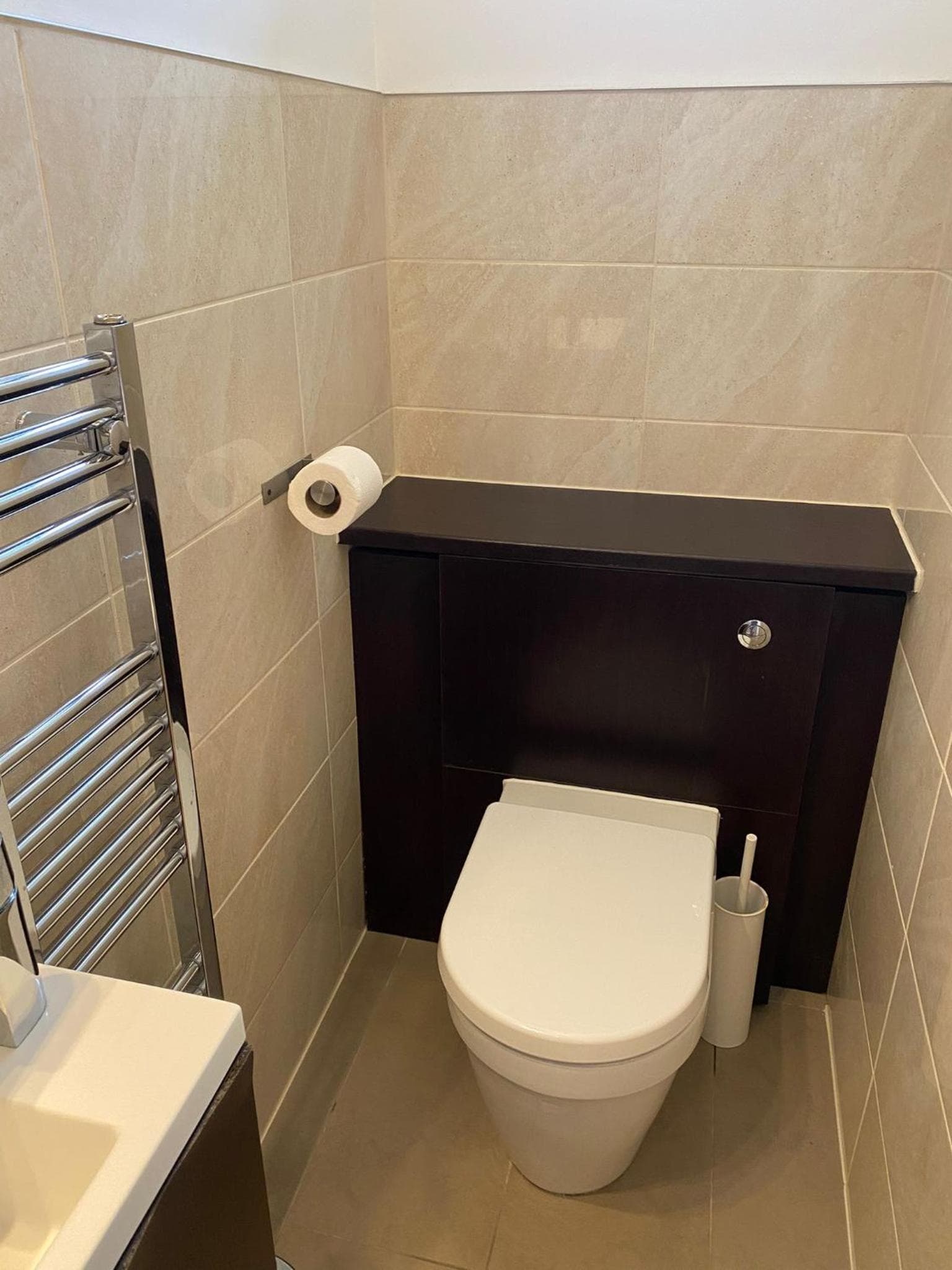 Bathroom at Lyall Apartment Hotel