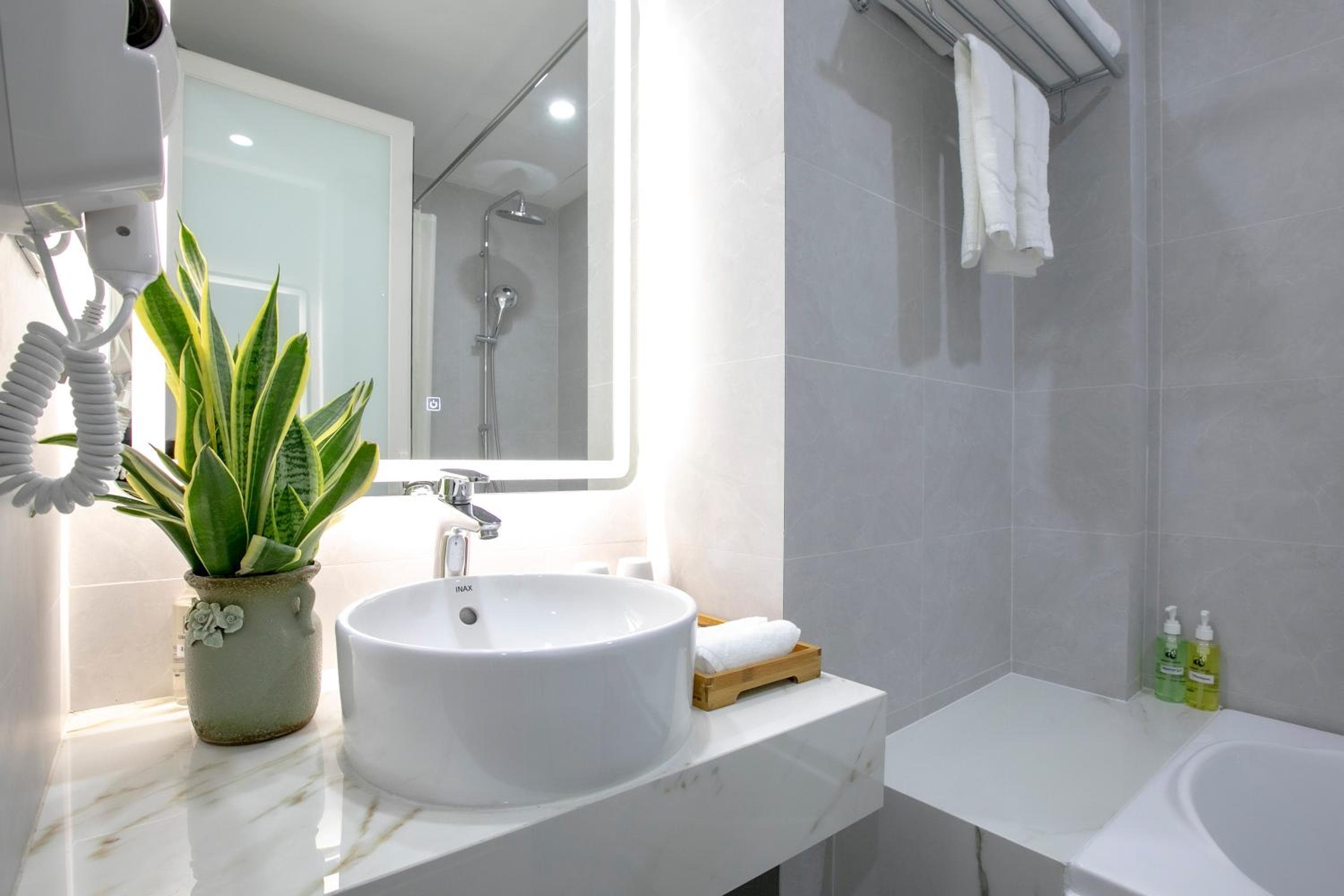 Reiwa Inn Apartment 80 Kim Ma Thuong, Hanoi, photo 3