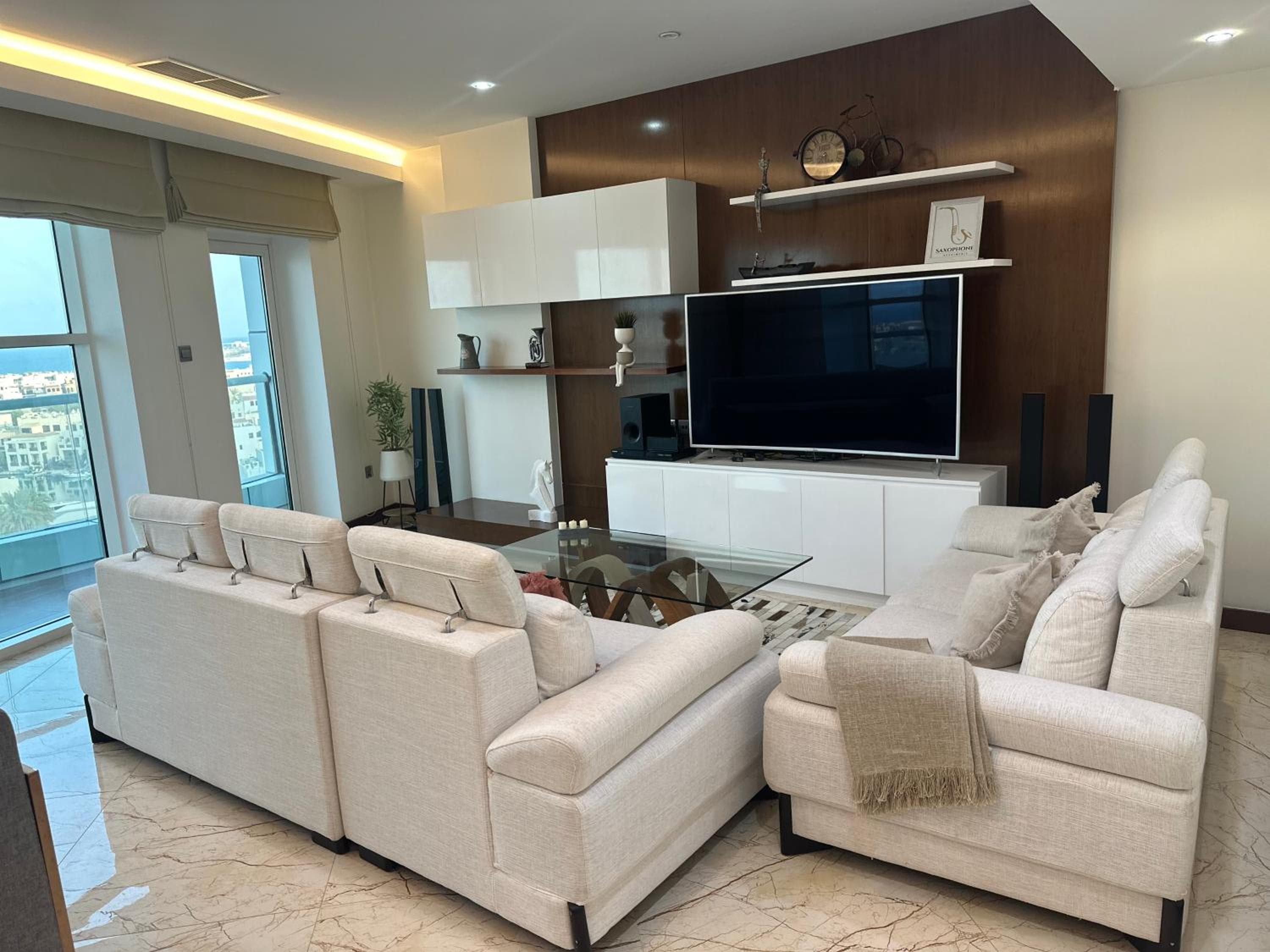 Saxophone Suites, Amwaj Island, photo 3