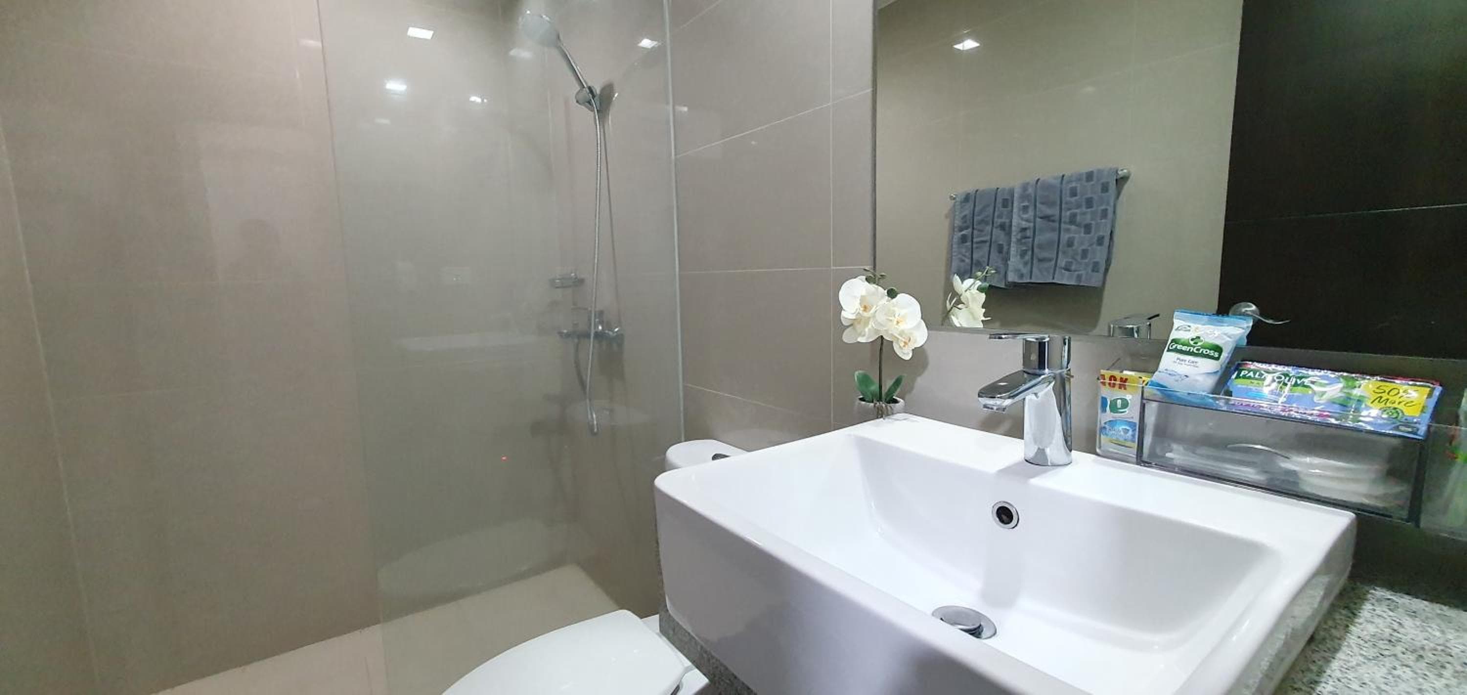 2BR at the FORT BGC near Malls, Restaurants & Shops, Manila, photo 2