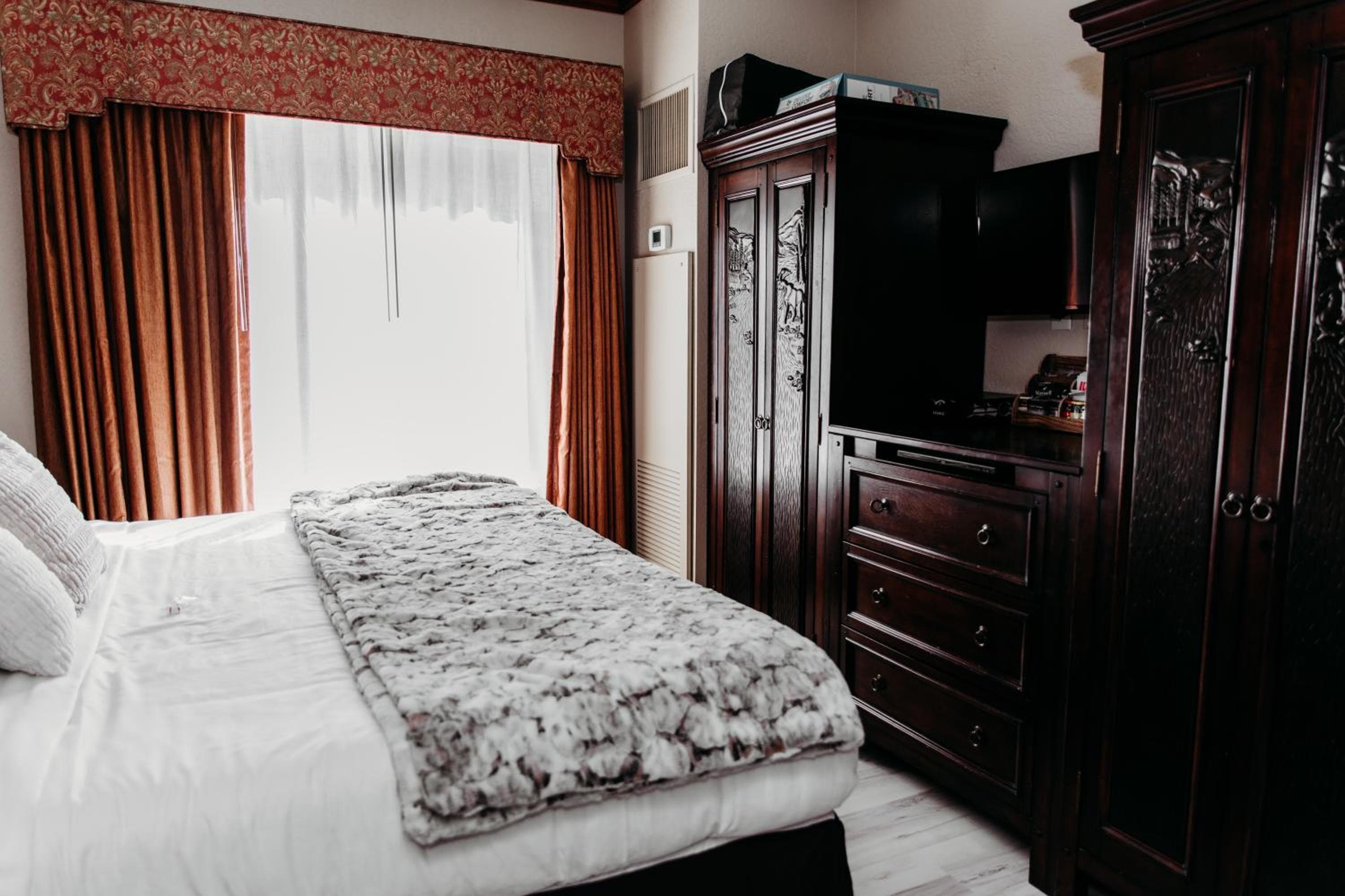 Ski-in-out, Canyons, Westgate, King, Hot Tub, Pools, Pancake Mix and Syrup, Breakfast Beverage Bar, Park City, photo 5