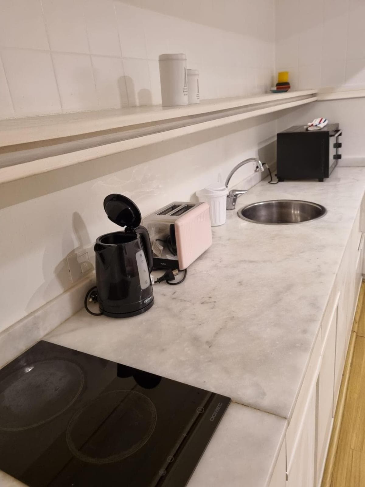 Kitchen at Suipacha Apart 603