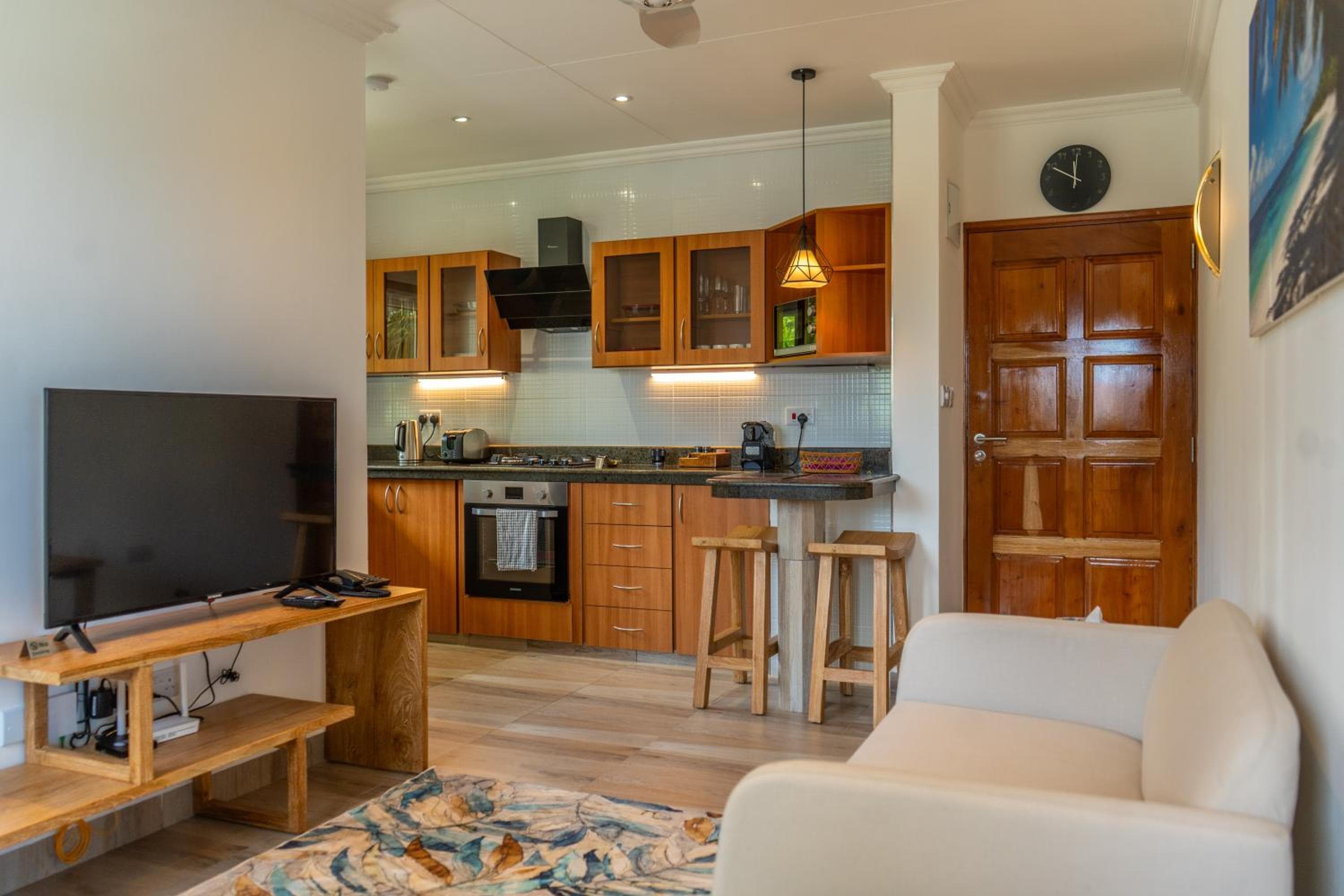 Summer Sand Holiday Apartments, Beau Vallon, photo 6