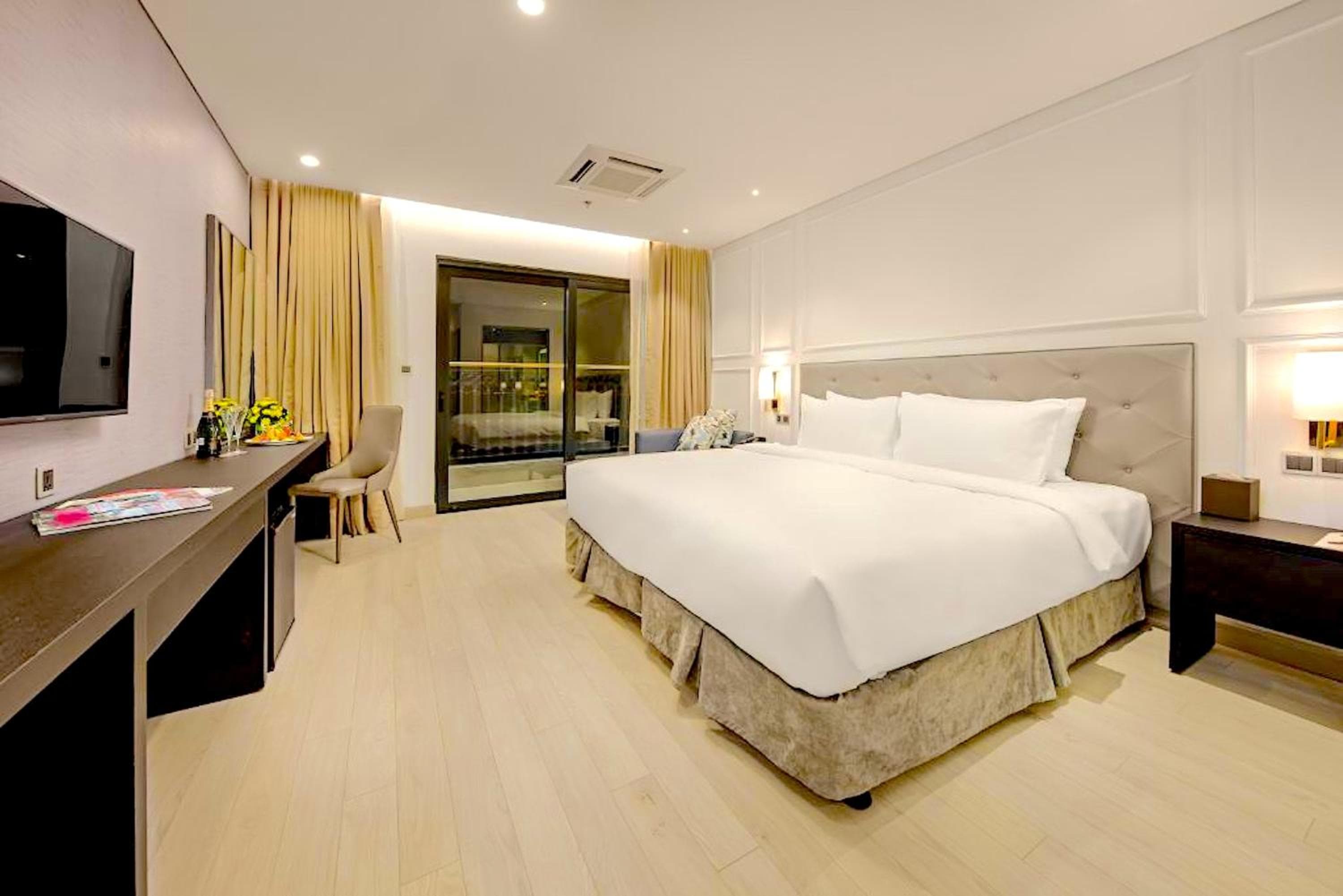 Golden Apartment in Da Nang Bay, Da Nang