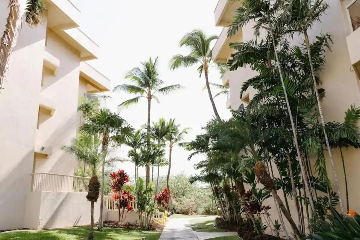 Steps to Beach | Maui Banyan King Studio, Wailea